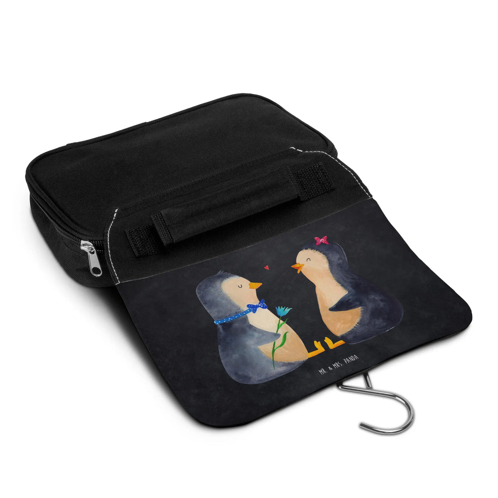 Kulturbeutel Pinguin Pärchen Kulturbeutel, Zum Aufhängen, Waschtasche, Kosmetiktasche, Damen, Herren, Aufbewahrungstasche, Schminktasche, Kosmetikbeutel, Organizer, Kulturtasche, Schminkutensil, Pinguin, Pinguine, Liebe, Liebespaar, Liebesbeweis, Liebesgeschenk, Verlobung, Jahrestag, Hochzeitstag, Hochzeit, Hochzeitsgeschenk, große Liebe, Traumpaar