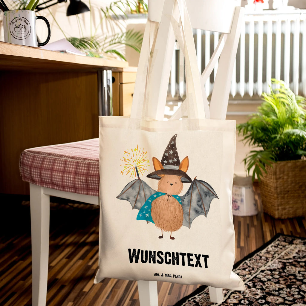 Personalisierte Tragetasche Fledermaus Zauberer Personalisierte Beuteltasche, Personalisierter Beutel, Personalisierte Einkaufstasche, Personalisierter Jutebeutel, Personalisierter Stoffbeutel, Tragetasche mit Namen, Einkaufstasche mit Namen, Stoffbeutel mit Namen, Personalisierte Tasche, Personalisierte Jutetasche, Personalisierte Kindergartentasche, Tiermotive, Gute Laune, lustige Sprüche, Tiere, Fledermaus, Fledermäuse, Zauberer, Magier, Frauen, reinsteigern