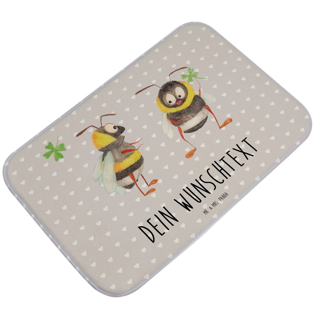 Personalisierter Badvorleger Bienen Paar Personalisierte Badematte, Personalisierter Badteppich, Personalisierter Duschvorleger, Personalisierter Badezimmerteppich, Personalisierter Badezimmermatte, Personalisierter Badvorleger, Personalisierter Duschmatte, Personalisierter Duschteppich, Badematte mit Namen, Badteppich mit Namen, Duschvorleger mit Namen, Badezimmerteppich mit Namen, Badezimmermatte mit Namen, Badvorleger mit Namen, Duschmatte mit Namen, Duschteppich mit Namen, Wunschtext, Badvorleger selbst bedrucken, Wunschname, Personalisieren, Liebe, Partner, Freund, Freundin, Ehemann, Ehefrau, Heiraten, Verlobung, Heiratsantrag, Liebesgeschenk, Jahrestag, Hocheitstag, Valentinstag, Geschenk für Frauen, Hochzeitstag, Mitbringsel, Geschenk für Freundin, Geschenk für Partner, Liebesbeweis, für Männer, für Ehemann, Schildkröten, verliebte Schildkröten