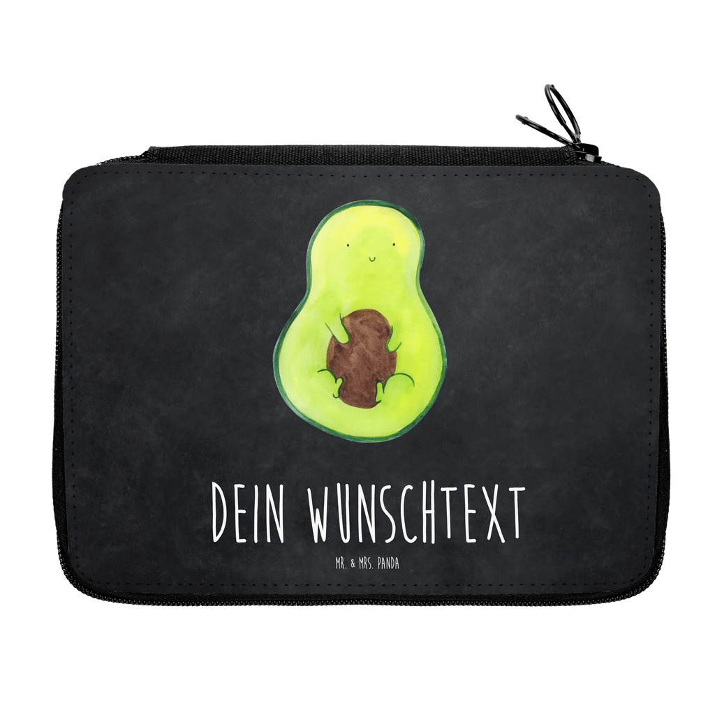 Personalisierte Federmappe Avocado mit Kern Personalisierte Federmappe, Personalisierte Stiftetasche, PersonalisierteS Stifte Etui, Schule, Einschulung, Geschenk, Kind, Schüler, Schülerin, Personalisierte Stifterolle, PersonalisierteS Federmäppchen, Motiv, Grundschule, Federmäppchen bedruckt, Büro Stifte Etui, Bestückte Federmappe, Kinder Federmappe, Federmappe Einschulung, Federmappe mit Namen, Stiftemappe mit Namen, Stifterolle mit Namen, Federmäppchen mit Namen, Avocado, Veggie, Vegan, Gesund, Avokado, Avocadokern, Kern, Pflanze, Spruch Leben