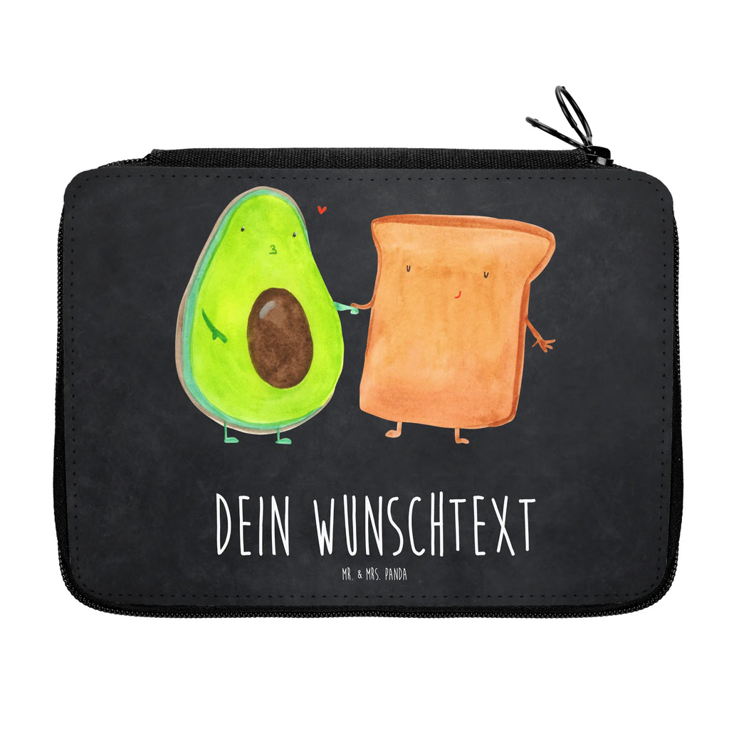 Personalisierte Federmappe Avocado + Toast Personalisierte Federmappe, Personalisierte Stiftetasche, PersonalisierteS Stifte Etui, Schule, Einschulung, Geschenk, Kind, Schüler, Schülerin, Personalisierte Stifterolle, PersonalisierteS Federmäppchen, Motiv, Grundschule, Federmäppchen bedruckt, Büro Stifte Etui, Bestückte Federmappe, Kinder Federmappe, Federmappe Einschulung, Federmappe mit Namen, Stiftemappe mit Namen, Stifterolle mit Namen, Federmäppchen mit Namen, Avocado, Veggie, Vegan, Gesund, Toast, Toastbrot, Liebespaar, Pärchen, Freund, Freundin, Verlobt, Verlobungsparty, Hochzeit, Hochzeitsgeschenk, Jahrestag, Jahrestagsgeschenk