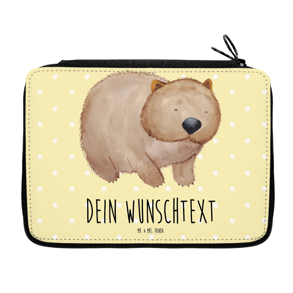 Personalisierte Federmappe Wombat Personalisierte Federmappe, Personalisierte Stiftetasche, PersonalisierteS Stifte Etui, Schule, Einschulung, Geschenk, Kind, Schüler, Schülerin, Personalisierte Stifterolle, PersonalisierteS Federmäppchen, Motiv, Grundschule, Federmäppchen bedruckt, Büro Stifte Etui, Bestückte Federmappe, Kinder Federmappe, Federmappe Einschulung, Federmappe mit Namen, Stiftemappe mit Namen, Stifterolle mit Namen, Federmäppchen mit Namen, Tiermotive, Gute Laune, lustige Sprüche, Tiere, Wombat, Das Leben ist schön, Motivation, Spruch, Australien