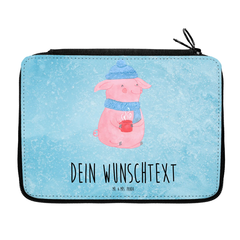 Personalisierte Federmappe Lallelndes Glühschwein Personalisierte Federmappe, Personalisierte Stiftetasche, PersonalisierteS Stifte Etui, Schule, Einschulung, Geschenk, Kind, Schüler, Schülerin, Personalisierte Stifterolle, PersonalisierteS Federmäppchen, Motiv, Grundschule, Federmäppchen bedruckt, Büro Stifte Etui, Bestückte Federmappe, Kinder Federmappe, Federmappe Einschulung, Federmappe mit Namen, Stiftemappe mit Namen, Stifterolle mit Namen, Federmäppchen mit Namen, Winter, Weihnachten, Weihnachtsdeko, Nikolaus, Advent, Heiligabend, Wintermotiv, Glühwein, Betrunken, Weihnachtsmarkt, Spruch