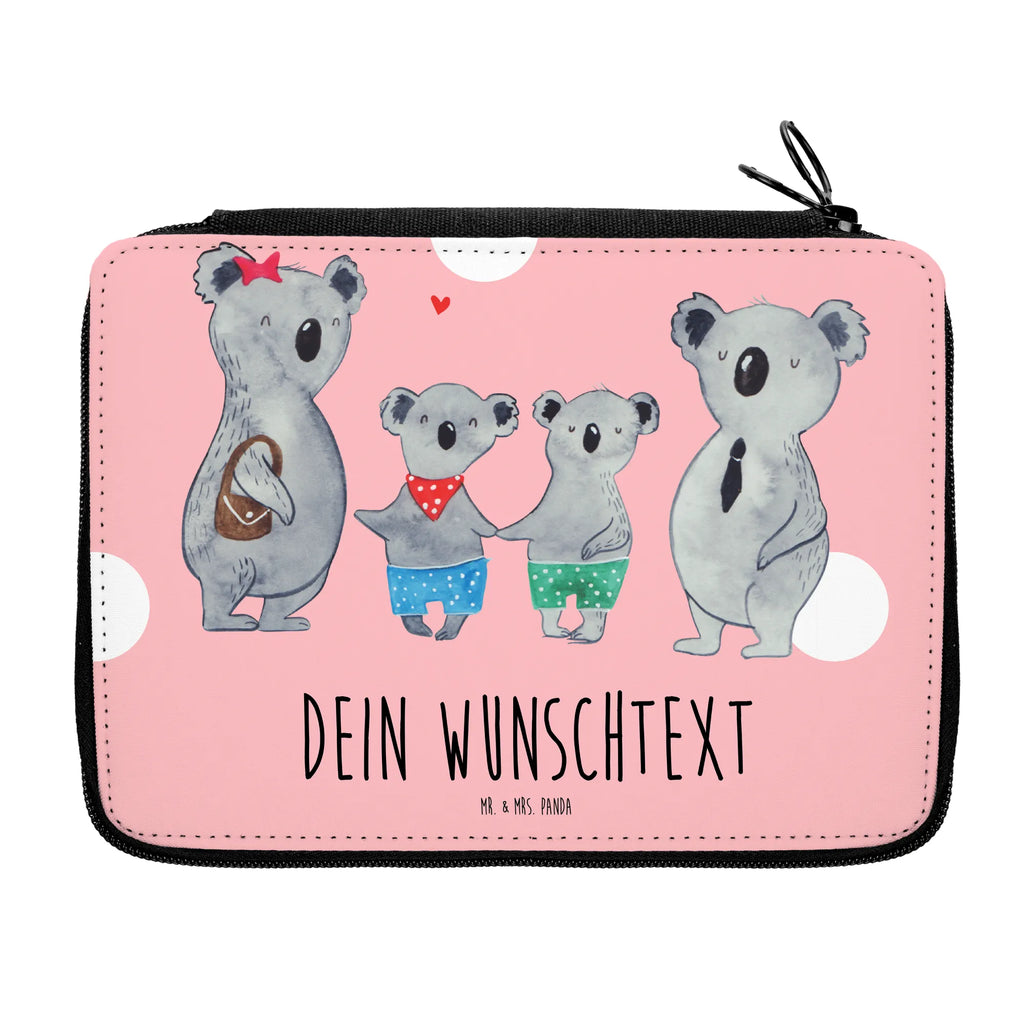 Personalisierte Federmappe Koala Familie zwei Personalisierte Federmappe, Personalisierte Stiftetasche, PersonalisierteS Stifte Etui, Schule, Einschulung, Geschenk, Kind, Schüler, Schülerin, Personalisierte Stifterolle, PersonalisierteS Federmäppchen, Motiv, Grundschule, Federmäppchen bedruckt, Büro Stifte Etui, Bestückte Federmappe, Kinder Federmappe, Federmappe Einschulung, Federmappe mit Namen, Stiftemappe mit Namen, Stifterolle mit Namen, Federmäppchen mit Namen, Familie, Vatertag, Muttertag, Bruder, Schwester, Mama, Papa, Oma, Opa, Koala, Koalabär, beste Familie, Familienzeit, Familienleben, Koalafamilie, Lieblingsfamilie