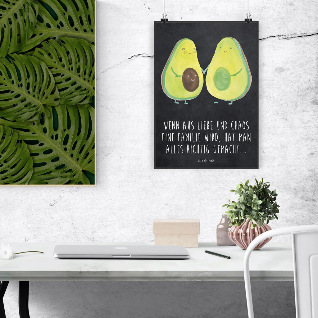 Poster Avocado Pärchen Poster, Wandposter, Bild, Wanddeko, Küchenposter, Kinderposter, Wanddeko Bild, Raumdekoration, Wanddekoration, Handgemaltes Poster, Mr. & Mrs. Panda Poster, Designposter, Kunstdruck, Posterdruck, Avocado, Veggie, Vegan, Gesund, Avocuddle, Liebe, Schwangerschaft, Familie, Babyshower, Babyparty, Hochzeit, Kinder, Avocados, Geburt