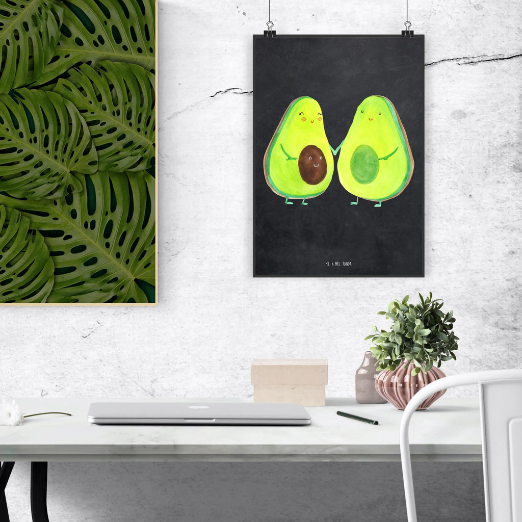 Poster Avocado Pärchen Poster, Wandposter, Bild, Wanddeko, Küchenposter, Kinderposter, Wanddeko Bild, Raumdekoration, Wanddekoration, Handgemaltes Poster, Mr. & Mrs. Panda Poster, Designposter, Kunstdruck, Posterdruck, Avocado, Veggie, Vegan, Gesund, Avocuddle, Liebe, Schwangerschaft, Familie, Babyshower, Babyparty, Hochzeit, Kinder, Avocados, Geburt