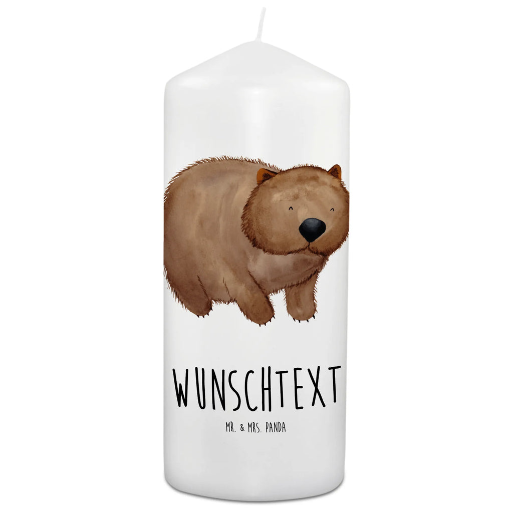 Personalisierte Kerze Wombat Kerze, Taufkerze, Kommunionskerze, Geburtstagskerze, Geschenk Kerze, Taufgeschenk Kerze, Kerze mit Druck, Besondere Kerze, Geschenkidee Kerze, Kerze für Kommunion, kerze personalisiert, personalisierte kerze, personalisierte kerzen, Tiermotive, Gute Laune, lustige Sprüche, Tiere, Wombat, Das Leben ist schön, Motivation, Spruch, Australien