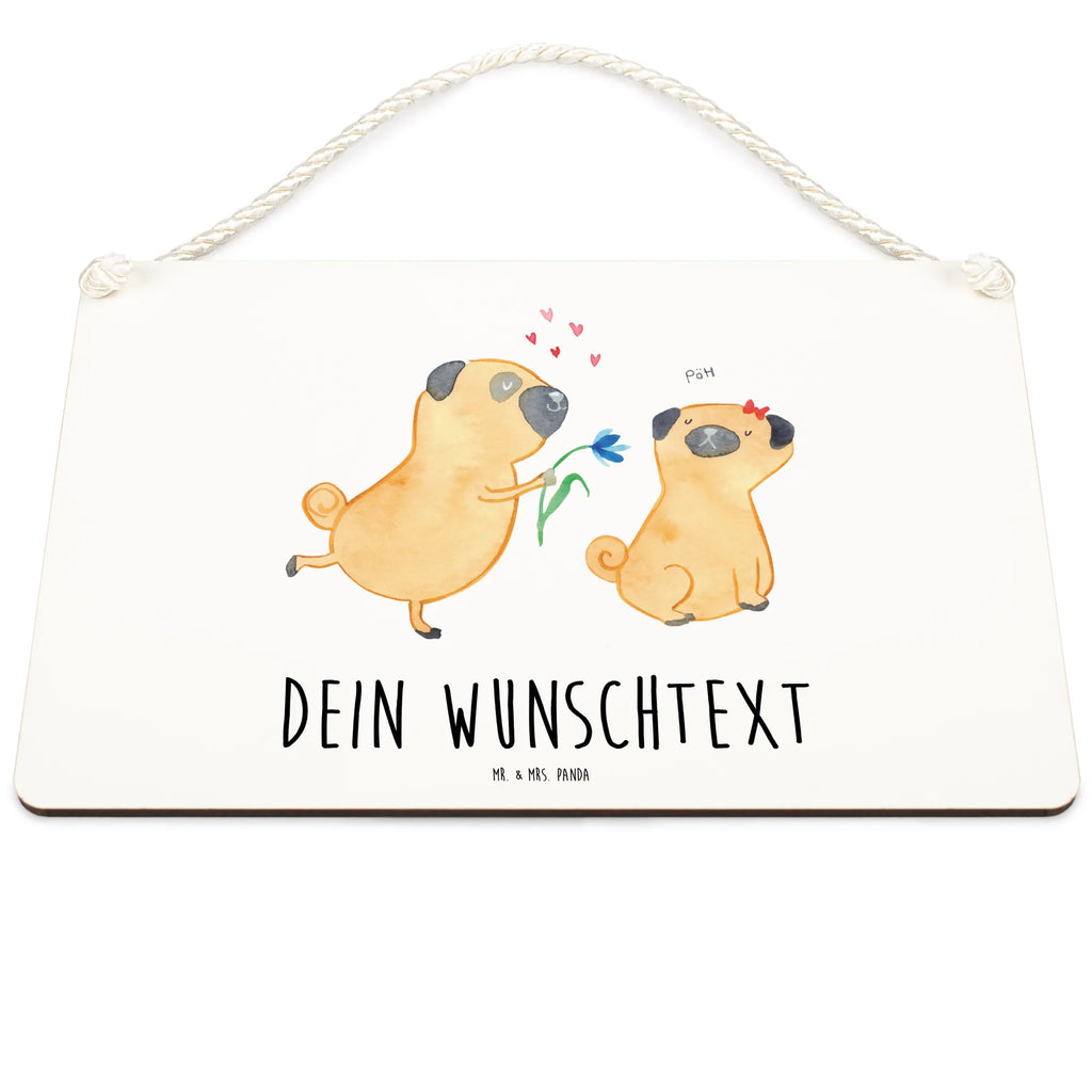 Personalisiertes Deko Schild Mops Verliebt Dekoschild, Deko Schild, Schild, Tür Schild, Türschild, Holzschild, Wandschild, Wanddeko, Hund, Hundemotiv, Haustier, Hunderasse, Tierliebhaber, Hundebesitzer, Sprüche, Mops, Möpse, Hundeliebe, verliebt, Liebe, Liebesspruch. Verlobt, Geschenk Freund, Partner