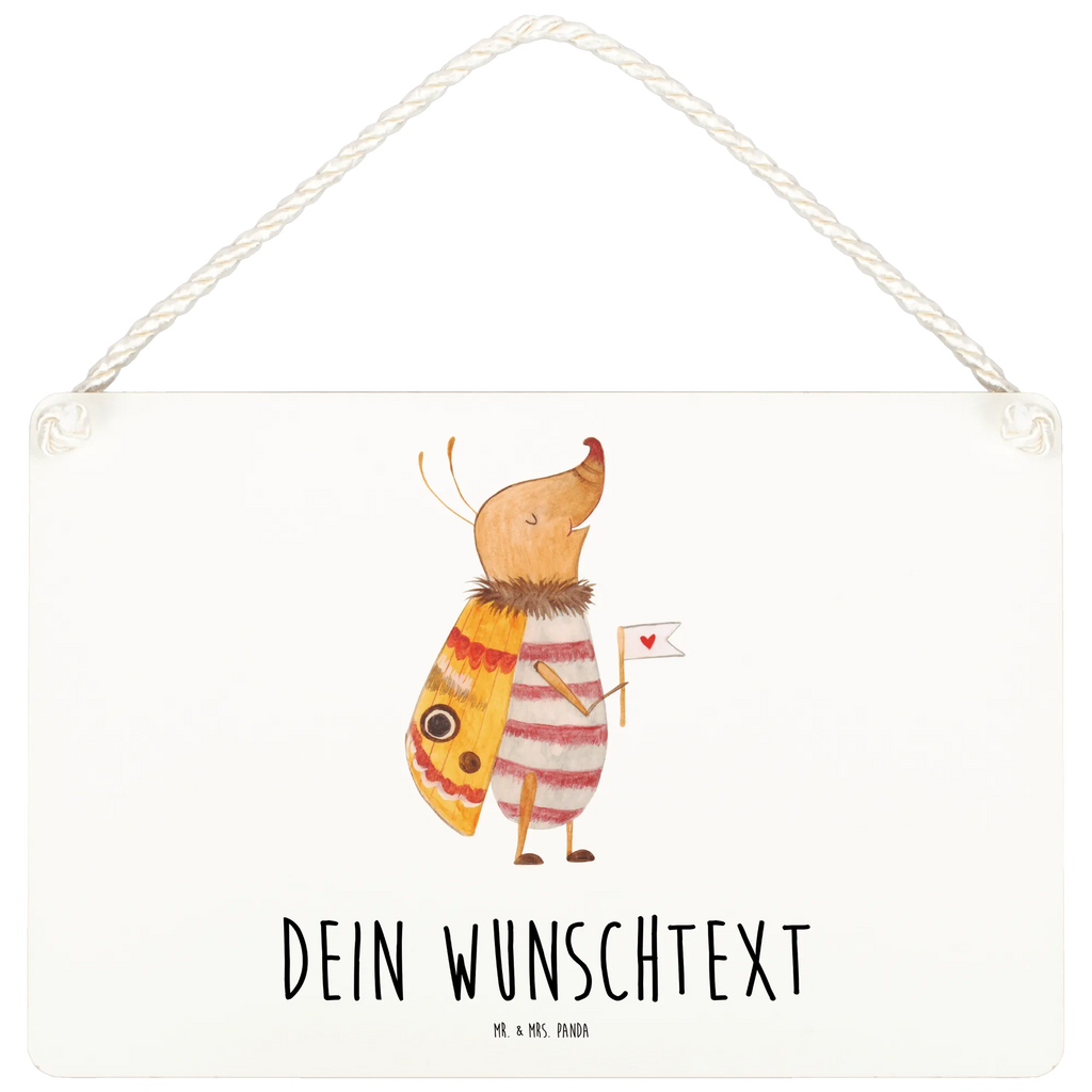 Personalisiertes Deko Schild Nachtfalter mit Fähnchen Dekoschild, Deko Schild, Schild, Tür Schild, Türschild, Holzschild, Wandschild, Wanddeko, Tiermotive, Gute Laune, lustige Sprüche, Tiere, Nachtfalter, Käfer, Spruch lustig, Spruch witzig, süß, niedlich, Küche Deko, Was kostet die Welt