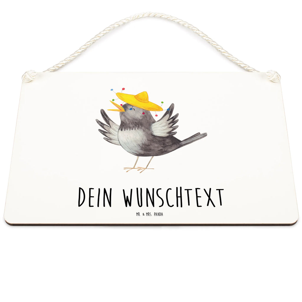 Personalisiertes Deko Schild Rabe mit Sombrero Dekoschild, Deko Schild, Schild, Tür Schild, Türschild, Holzschild, Wandschild, Wanddeko, Tiermotive, Gute Laune, lustige Sprüche, Tiere, Rabe, Vogel, Vögel, Spruch positiv, fröhlich sein, glücklich sein, Glück Spruch, froh, Elster, Motivation