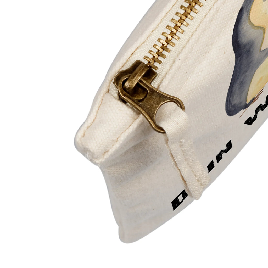 Personalisierte Schminktasche Pinguine Einschlafen Personalisierte Schminktasche, Personalisierte Kosmetiktasche, Personalisierter Kosmetikbeutel, Personalisiertes Stiftemäppchen, Personalisiertes Etui, Personalisierte Federmappe, Personalisierte Makeup Bag, Personalisiertes Schminketui, Personalisiertes Kosmetiketui, Personalisiertes Schlamperetui, Schminktasche mit Namen, Kosmetiktasche mit Namen, Kosmetikbeutel mit Namen, Stiftemäppchen mit Namen, Etui mit Namen, Federmappe mit Namen, Makeup Bg mit Namen, Schminketui mit Namen, Kosmetiketui mit Namen, Schlamperetui mit Namen, Schminktasche personalisieren, Schminktasche bedrucken, Schminktasche selbst gestalten, Liebe, Partner, Freund, Freundin, Ehemann, Ehefrau, Heiraten, Verlobung, Heiratsantrag, Liebesgeschenk, Jahrestag, Hocheitstag, Valentinstag, Geschenk für Frauen, Hochzeitstag, Mitbringsel, Geschenk für Freundin, Geschenk für Partner, Liebesbeweis, für Männer, für Ehemann