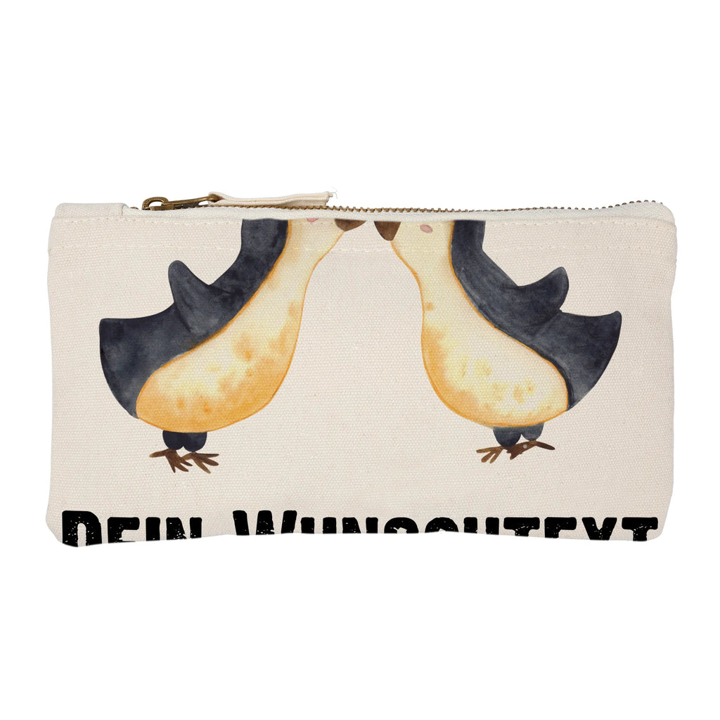 Personalisierte Schminktasche Pinguine Kuss Personalisierte Schminktasche, Personalisierte Kosmetiktasche, Personalisierter Kosmetikbeutel, Personalisiertes Stiftemäppchen, Personalisiertes Etui, Personalisierte Federmappe, Personalisierte Makeup Bag, Personalisiertes Schminketui, Personalisiertes Kosmetiketui, Personalisiertes Schlamperetui, Schminktasche mit Namen, Kosmetiktasche mit Namen, Kosmetikbeutel mit Namen, Stiftemäppchen mit Namen, Etui mit Namen, Federmappe mit Namen, Makeup Bg mit Namen, Schminketui mit Namen, Kosmetiketui mit Namen, Schlamperetui mit Namen, Schminktasche personalisieren, Schminktasche bedrucken, Schminktasche selbst gestalten, Liebe, Partner, Freund, Freundin, Ehemann, Ehefrau, Heiraten, Verlobung, Heiratsantrag, Liebesgeschenk, Jahrestag, Hocheitstag, Valentinstag, Geschenk für Frauen, Hochzeitstag, Mitbringsel, Geschenk für Freundin, Geschenk für Partner, Liebesbeweis, für Männer, für Ehemann