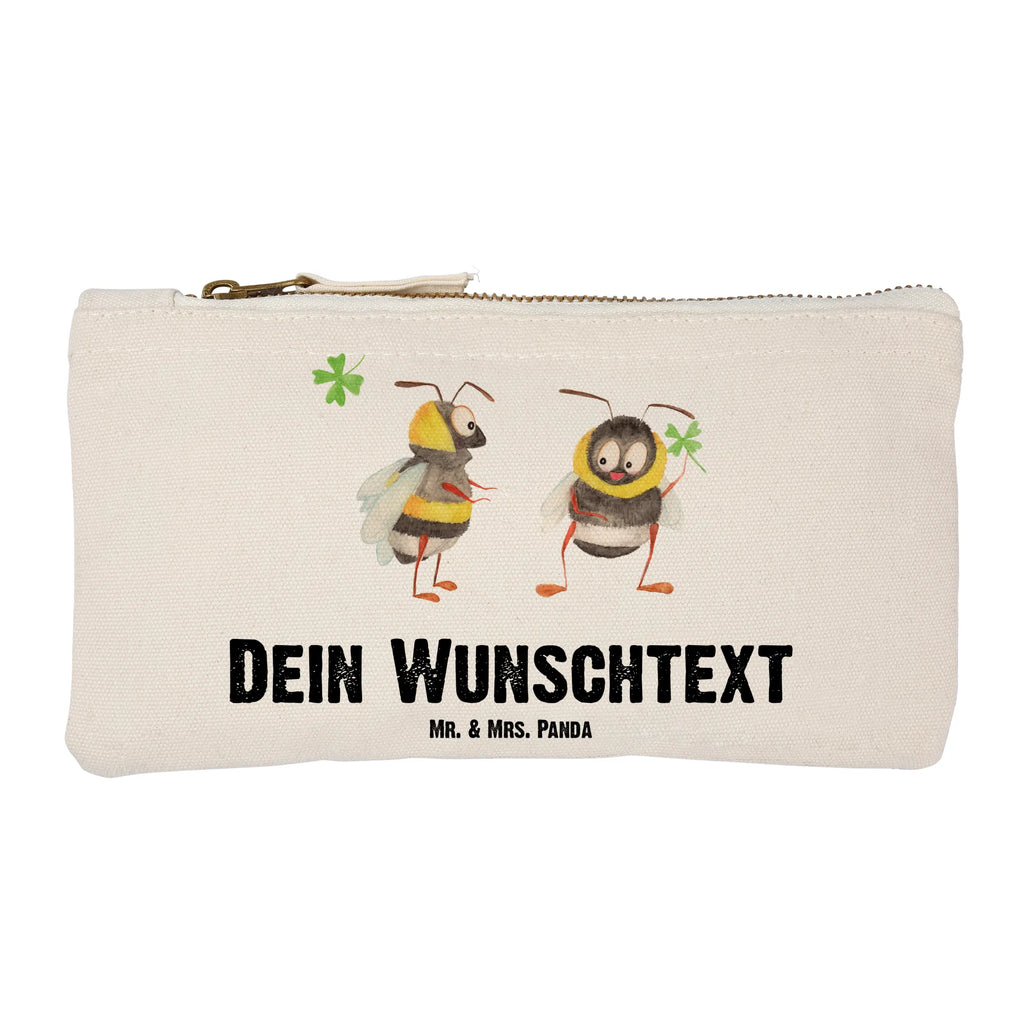 Personalisierte Schminktasche Bienen Paar Personalisierte Schminktasche, Personalisierte Kosmetiktasche, Personalisierter Kosmetikbeutel, Personalisiertes Stiftemäppchen, Personalisiertes Etui, Personalisierte Federmappe, Personalisierte Makeup Bag, Personalisiertes Schminketui, Personalisiertes Kosmetiketui, Personalisiertes Schlamperetui, Schminktasche mit Namen, Kosmetiktasche mit Namen, Kosmetikbeutel mit Namen, Stiftemäppchen mit Namen, Etui mit Namen, Federmappe mit Namen, Makeup Bg mit Namen, Schminketui mit Namen, Kosmetiketui mit Namen, Schlamperetui mit Namen, Schminktasche personalisieren, Schminktasche bedrucken, Schminktasche selbst gestalten, Liebe, Partner, Freund, Freundin, Ehemann, Ehefrau, Heiraten, Verlobung, Heiratsantrag, Liebesgeschenk, Jahrestag, Hocheitstag, Valentinstag, Geschenk für Frauen, Hochzeitstag, Mitbringsel, Geschenk für Freundin, Geschenk für Partner, Liebesbeweis, für Männer, für Ehemann, Schildkröten, verliebte Schildkröten