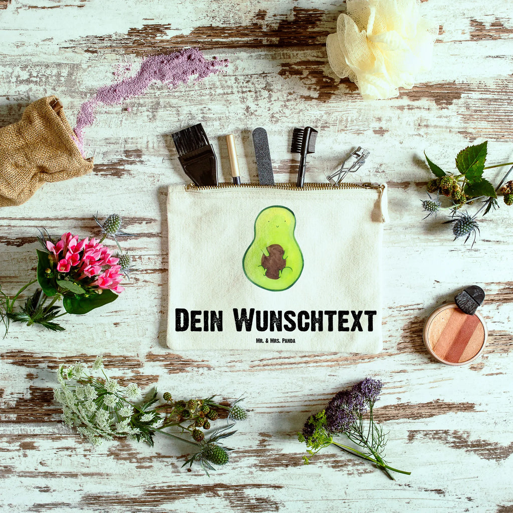 Personalisierte Schminktasche Avocado mit Kern Personalisierte Schminktasche, Personalisierte Kosmetiktasche, Personalisierter Kosmetikbeutel, Personalisiertes Stiftemäppchen, Personalisiertes Etui, Personalisierte Federmappe, Personalisierte Makeup Bag, Personalisiertes Schminketui, Personalisiertes Kosmetiketui, Personalisiertes Schlamperetui, Schminktasche mit Namen, Kosmetiktasche mit Namen, Kosmetikbeutel mit Namen, Stiftemäppchen mit Namen, Etui mit Namen, Federmappe mit Namen, Makeup Bg mit Namen, Schminketui mit Namen, Kosmetiketui mit Namen, Schlamperetui mit Namen, Schminktasche personalisieren, Schminktasche bedrucken, Schminktasche selbst gestalten, Avocado, Veggie, Vegan, Gesund, Avokado, Avocadokern, Kern, Pflanze, Spruch Leben