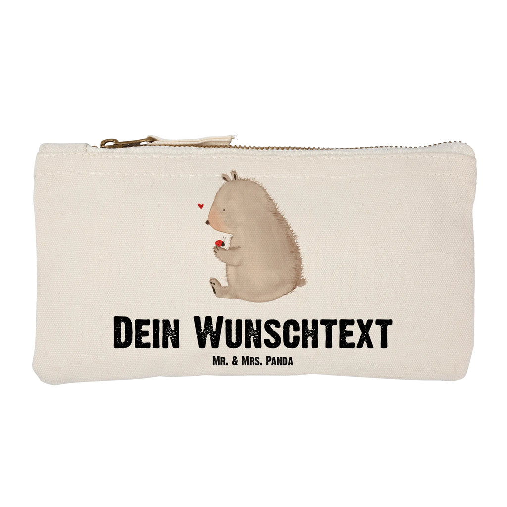 Personalisierte Schminktasche Bär mit Marienkäfer Personalisierte Schminktasche, Personalisierte Kosmetiktasche, Personalisierter Kosmetikbeutel, Personalisiertes Stiftemäppchen, Personalisiertes Etui, Personalisierte Federmappe, Personalisierte Makeup Bag, Personalisiertes Schminketui, Personalisiertes Kosmetiketui, Personalisiertes Schlamperetui, Schminktasche mit Namen, Kosmetiktasche mit Namen, Kosmetikbeutel mit Namen, Stiftemäppchen mit Namen, Etui mit Namen, Federmappe mit Namen, Makeup Bg mit Namen, Schminketui mit Namen, Kosmetiketui mit Namen, Schlamperetui mit Namen, Schminktasche personalisieren, Schminktasche bedrucken, Schminktasche selbst gestalten, Bär, Teddy, Teddybär, Marienkäfer, Liebe, Freiheit, Motivation, Das Leben ist schön