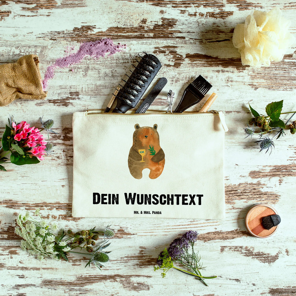 Personalisierte Schminktasche Konfirmation-Bär Personalisierte Schminktasche, Personalisierte Kosmetiktasche, Personalisierter Kosmetikbeutel, Personalisiertes Stiftemäppchen, Personalisiertes Etui, Personalisierte Federmappe, Personalisierte Makeup Bag, Personalisiertes Schminketui, Personalisiertes Kosmetiketui, Personalisiertes Schlamperetui, Schminktasche mit Namen, Kosmetiktasche mit Namen, Kosmetikbeutel mit Namen, Stiftemäppchen mit Namen, Etui mit Namen, Federmappe mit Namen, Makeup Bg mit Namen, Schminketui mit Namen, Kosmetiketui mit Namen, Schlamperetui mit Namen, Schminktasche personalisieren, Schminktasche bedrucken, Schminktasche selbst gestalten, Bär, Teddy, Teddybär, Konfirmation, Kirche, evangelisch, Gottesdienst