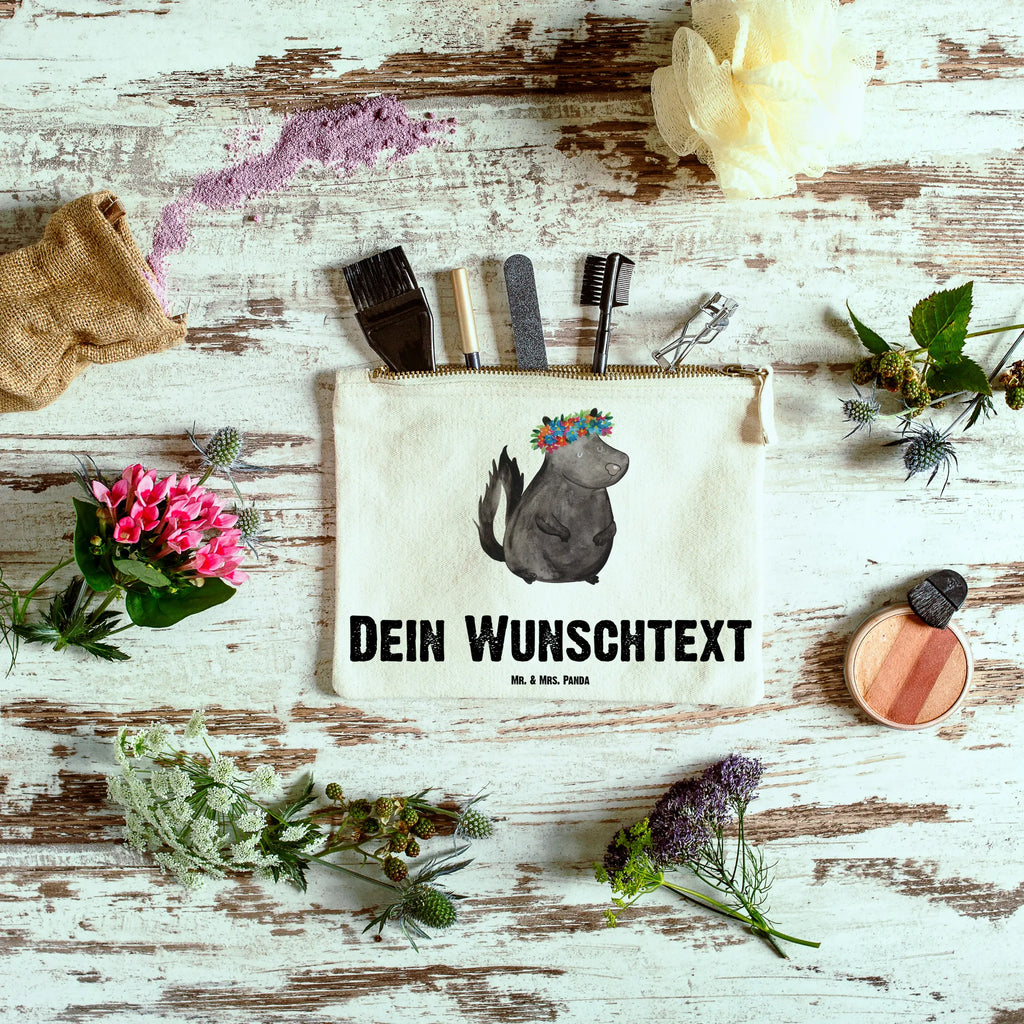 Personalisierte Schminktasche Stinktier Blumenmaedchen Personalisierte Schminktasche, Personalisierte Kosmetiktasche, Personalisierter Kosmetikbeutel, Personalisiertes Stiftemäppchen, Personalisiertes Etui, Personalisierte Federmappe, Personalisierte Makeup Bag, Personalisiertes Schminketui, Personalisiertes Kosmetiketui, Personalisiertes Schlamperetui, Schminktasche mit Namen, Kosmetiktasche mit Namen, Kosmetikbeutel mit Namen, Stiftemäppchen mit Namen, Etui mit Namen, Federmappe mit Namen, Makeup Bg mit Namen, Schminketui mit Namen, Kosmetiketui mit Namen, Schlamperetui mit Namen, Schminktasche personalisieren, Schminktasche bedrucken, Schminktasche selbst gestalten, Stinktier, Skunk, Wildtier, Raubtier, Stinker, Stinki, Yoga, Namaste, Lebe, Liebe, Lache