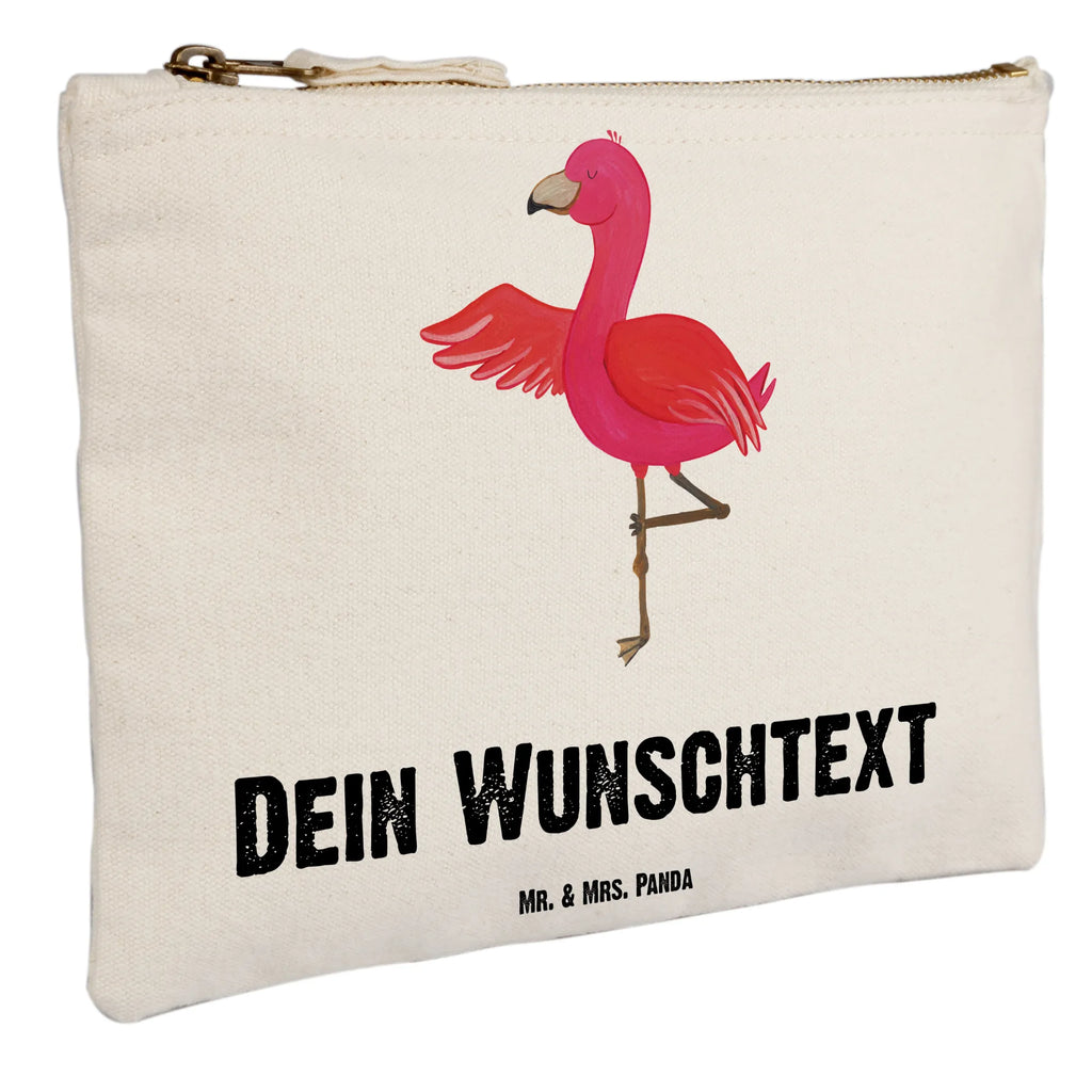 Personalisierte Schminktasche Flamingo Yoga Personalisierte Schminktasche, Personalisierte Kosmetiktasche, Personalisierter Kosmetikbeutel, Personalisiertes Stiftemäppchen, Personalisiertes Etui, Personalisierte Federmappe, Personalisierte Makeup Bag, Personalisiertes Schminketui, Personalisiertes Kosmetiketui, Personalisiertes Schlamperetui, Schminktasche mit Namen, Kosmetiktasche mit Namen, Kosmetikbeutel mit Namen, Stiftemäppchen mit Namen, Etui mit Namen, Federmappe mit Namen, Makeup Bg mit Namen, Schminketui mit Namen, Kosmetiketui mit Namen, Schlamperetui mit Namen, Schminktasche personalisieren, Schminktasche bedrucken, Schminktasche selbst gestalten, Flamingo, Vogel, Yoga, Namaste, Achtsamkeit, Yoga-Übung, Entspannung, Ärger, Aufregen, Tiefenentspannung