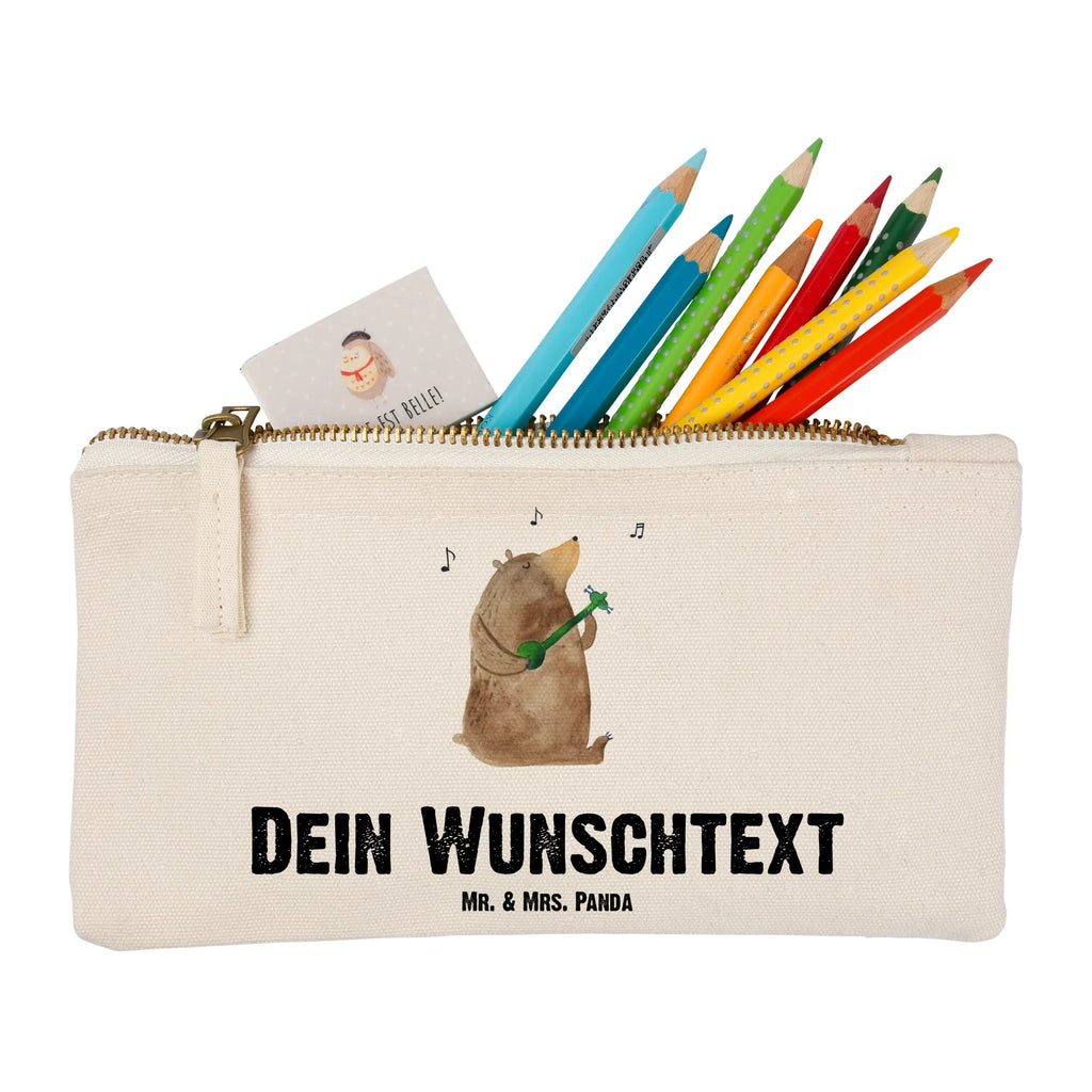 Personalisierte Schminktasche Bär Lied Personalisierte Schminktasche, Personalisierte Kosmetiktasche, Personalisierter Kosmetikbeutel, Personalisiertes Stiftemäppchen, Personalisiertes Etui, Personalisierte Federmappe, Personalisierte Makeup Bag, Personalisiertes Schminketui, Personalisiertes Kosmetiketui, Personalisiertes Schlamperetui, Schminktasche mit Namen, Kosmetiktasche mit Namen, Kosmetikbeutel mit Namen, Stiftemäppchen mit Namen, Etui mit Namen, Federmappe mit Namen, Makeup Bg mit Namen, Schminketui mit Namen, Kosmetiketui mit Namen, Schlamperetui mit Namen, Schminktasche personalisieren, Schminktasche bedrucken, Schminktasche selbst gestalten, Bär, Teddy, Teddybär, Bärchen, Bear, Liebeslied, Lied, Song, Valentinstag, Valentine, Geschenk, Partner, Liebe, Freundin, Frau, Herz, Spruch