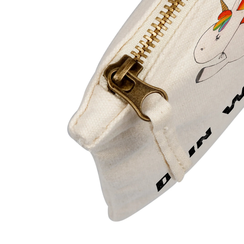 Personalisierte Schminktasche Einhorn Super Personalisierte Schminktasche, Personalisierte Kosmetiktasche, Personalisierter Kosmetikbeutel, Personalisiertes Stiftemäppchen, Personalisiertes Etui, Personalisierte Federmappe, Personalisierte Makeup Bag, Personalisiertes Schminketui, Personalisiertes Kosmetiketui, Personalisiertes Schlamperetui, Schminktasche mit Namen, Kosmetiktasche mit Namen, Kosmetikbeutel mit Namen, Stiftemäppchen mit Namen, Etui mit Namen, Federmappe mit Namen, Makeup Bg mit Namen, Schminketui mit Namen, Kosmetiketui mit Namen, Schlamperetui mit Namen, Schminktasche personalisieren, Schminktasche bedrucken, Schminktasche selbst gestalten, Einhorn, Einhörner, Einhorn Deko, Pegasus, Unicorn, Traummann, Superheld, Held, Freundin, Geschenk, Girl, Mädchen