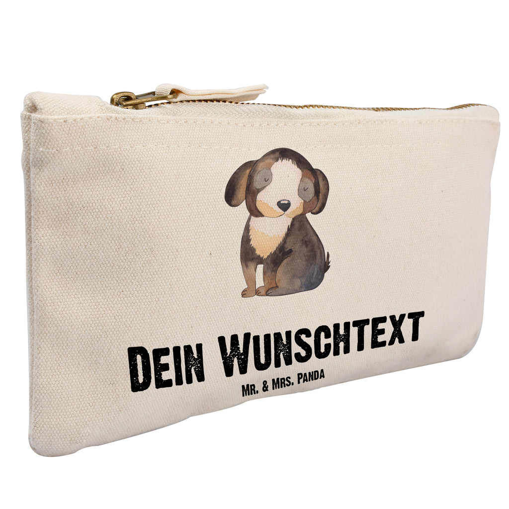 Personalisierte Schminktasche Hund entspannt Personalisierte Schminktasche, Personalisierte Kosmetiktasche, Personalisierter Kosmetikbeutel, Personalisiertes Stiftemäppchen, Personalisiertes Etui, Personalisierte Federmappe, Personalisierte Makeup Bag, Personalisiertes Schminketui, Personalisiertes Kosmetiketui, Personalisiertes Schlamperetui, Schminktasche mit Namen, Kosmetiktasche mit Namen, Kosmetikbeutel mit Namen, Stiftemäppchen mit Namen, Etui mit Namen, Federmappe mit Namen, Makeup Bg mit Namen, Schminketui mit Namen, Kosmetiketui mit Namen, Schlamperetui mit Namen, Schminktasche personalisieren, Schminktasche bedrucken, Schminktasche selbst gestalten, Hund, Hundemotiv, Haustier, Hunderasse, Tierliebhaber, Hundebesitzer, Sprüche, schwarzer Hund, Hundeliebe, Liebe, Hundeglück