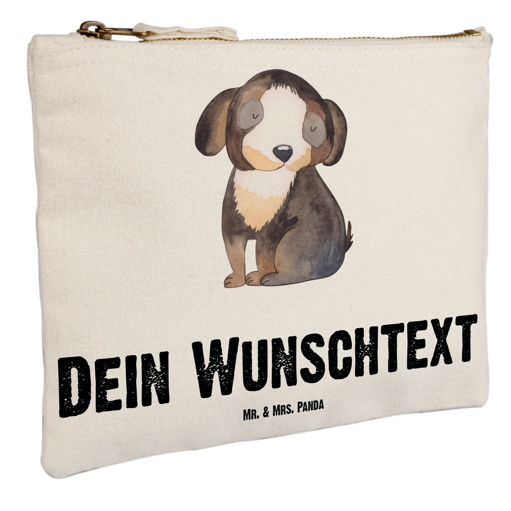 Personalisierte Schminktasche Hund entspannt Personalisierte Schminktasche, Personalisierte Kosmetiktasche, Personalisierter Kosmetikbeutel, Personalisiertes Stiftemäppchen, Personalisiertes Etui, Personalisierte Federmappe, Personalisierte Makeup Bag, Personalisiertes Schminketui, Personalisiertes Kosmetiketui, Personalisiertes Schlamperetui, Schminktasche mit Namen, Kosmetiktasche mit Namen, Kosmetikbeutel mit Namen, Stiftemäppchen mit Namen, Etui mit Namen, Federmappe mit Namen, Makeup Bg mit Namen, Schminketui mit Namen, Kosmetiketui mit Namen, Schlamperetui mit Namen, Schminktasche personalisieren, Schminktasche bedrucken, Schminktasche selbst gestalten, Hund, Hundemotiv, Haustier, Hunderasse, Tierliebhaber, Hundebesitzer, Sprüche, schwarzer Hund, Hundeliebe, Liebe, Hundeglück