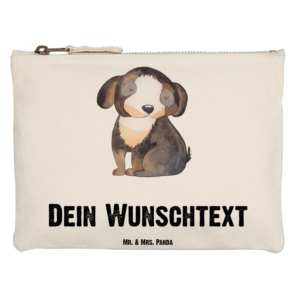 Personalisierte Schminktasche Hund entspannt Personalisierte Schminktasche, Personalisierte Kosmetiktasche, Personalisierter Kosmetikbeutel, Personalisiertes Stiftemäppchen, Personalisiertes Etui, Personalisierte Federmappe, Personalisierte Makeup Bag, Personalisiertes Schminketui, Personalisiertes Kosmetiketui, Personalisiertes Schlamperetui, Schminktasche mit Namen, Kosmetiktasche mit Namen, Kosmetikbeutel mit Namen, Stiftemäppchen mit Namen, Etui mit Namen, Federmappe mit Namen, Makeup Bg mit Namen, Schminketui mit Namen, Kosmetiketui mit Namen, Schlamperetui mit Namen, Schminktasche personalisieren, Schminktasche bedrucken, Schminktasche selbst gestalten, Hund, Hundemotiv, Haustier, Hunderasse, Tierliebhaber, Hundebesitzer, Sprüche, schwarzer Hund, Hundeliebe, Liebe, Hundeglück