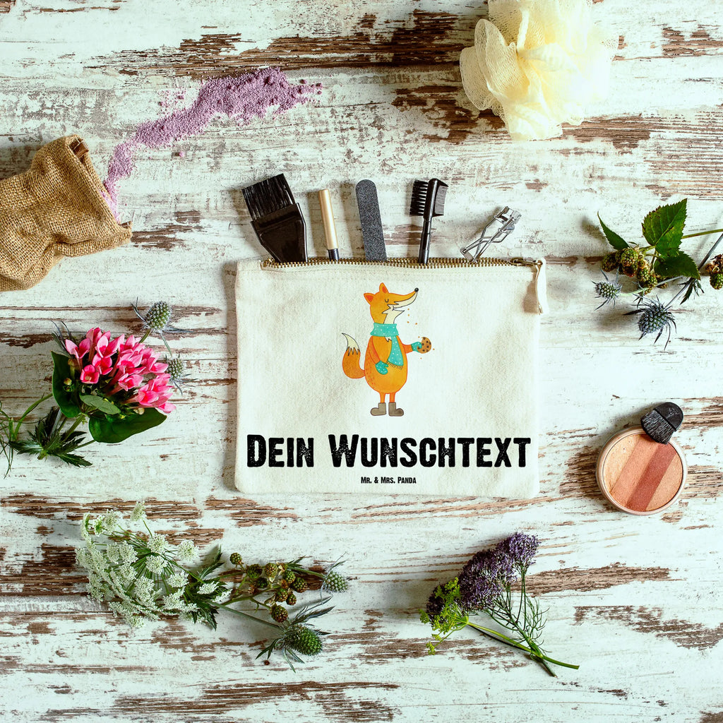 Personalisierte Schminktasche Fuchs Keks Personalisierte Schminktasche, Personalisierte Kosmetiktasche, Personalisierter Kosmetikbeutel, Personalisiertes Stiftemäppchen, Personalisiertes Etui, Personalisierte Federmappe, Personalisierte Makeup Bag, Personalisiertes Schminketui, Personalisiertes Kosmetiketui, Personalisiertes Schlamperetui, Schminktasche mit Namen, Kosmetiktasche mit Namen, Kosmetikbeutel mit Namen, Stiftemäppchen mit Namen, Etui mit Namen, Federmappe mit Namen, Makeup Bg mit Namen, Schminketui mit Namen, Kosmetiketui mit Namen, Schlamperetui mit Namen, Schminktasche personalisieren, Schminktasche bedrucken, Schminktasche selbst gestalten, Fuchs, Füchse, Backen Spruch, Kekse, Winter, Weihnachtszeit, Plätzchen, Liebe, Küche Deko