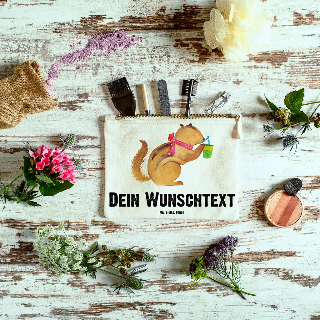 Personalisierte Schminktasche Eichhörnchen Smoothie Personalisierte Schminktasche, Personalisierte Kosmetiktasche, Personalisierter Kosmetikbeutel, Personalisiertes Stiftemäppchen, Personalisiertes Etui, Personalisierte Federmappe, Personalisierte Makeup Bag, Personalisiertes Schminketui, Personalisiertes Kosmetiketui, Personalisiertes Schlamperetui, Schminktasche mit Namen, Kosmetiktasche mit Namen, Kosmetikbeutel mit Namen, Stiftemäppchen mit Namen, Etui mit Namen, Federmappe mit Namen, Makeup Bg mit Namen, Schminketui mit Namen, Kosmetiketui mit Namen, Schlamperetui mit Namen, Schminktasche personalisieren, Schminktasche bedrucken, Schminktasche selbst gestalten, Tiermotive, Gute Laune, lustige Sprüche, Tiere, Green Smoothies, Diät, Abnehmen, Streifenhörnchen, Eichhörnchen