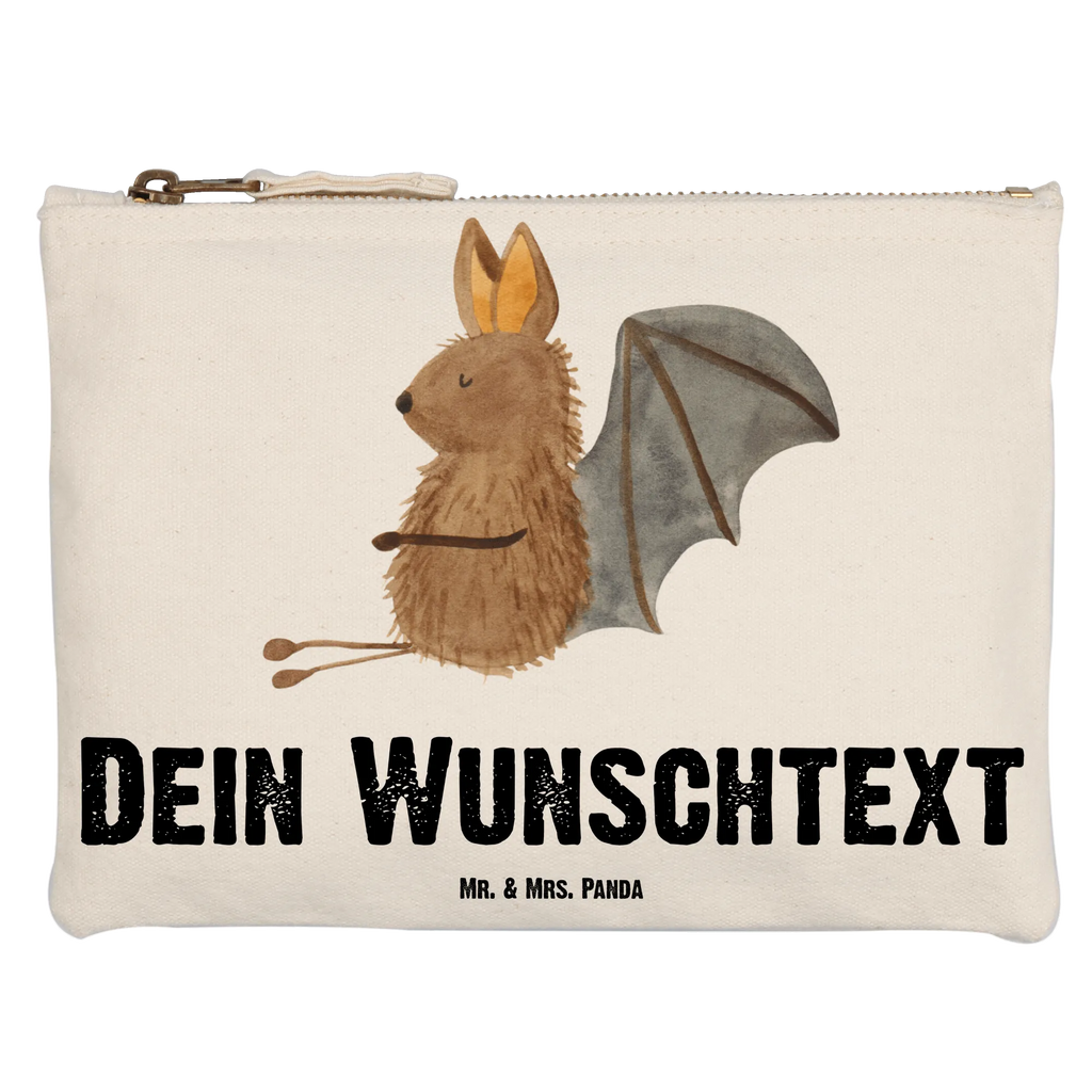 Personalisierte Schminktasche Fledermaus sitzend Personalisierte Schminktasche, Personalisierte Kosmetiktasche, Personalisierter Kosmetikbeutel, Personalisiertes Stiftemäppchen, Personalisiertes Etui, Personalisierte Federmappe, Personalisierte Makeup Bag, Personalisiertes Schminketui, Personalisiertes Kosmetiketui, Personalisiertes Schlamperetui, Schminktasche mit Namen, Kosmetiktasche mit Namen, Kosmetikbeutel mit Namen, Stiftemäppchen mit Namen, Etui mit Namen, Federmappe mit Namen, Makeup Bg mit Namen, Schminketui mit Namen, Kosmetiketui mit Namen, Schlamperetui mit Namen, Schminktasche personalisieren, Schminktasche bedrucken, Schminktasche selbst gestalten, Tiermotive, Gute Laune, lustige Sprüche, Tiere, Fledermaus, Fledermäuse, Motivation, entspannen