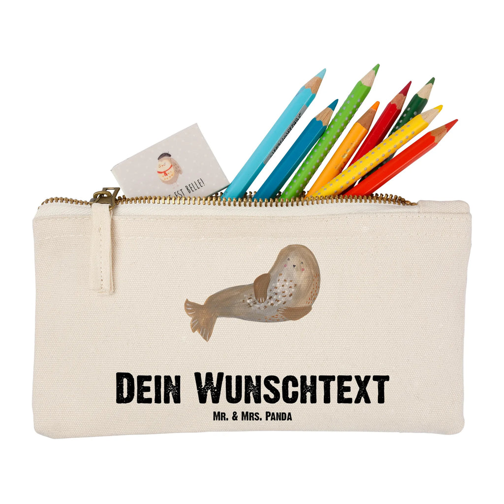 Personalisierte Schminktasche Robbe lachend Personalisierte Schminktasche, Personalisierte Kosmetiktasche, Personalisierter Kosmetikbeutel, Personalisiertes Stiftemäppchen, Personalisiertes Etui, Personalisierte Federmappe, Personalisierte Makeup Bag, Personalisiertes Schminketui, Personalisiertes Kosmetiketui, Personalisiertes Schlamperetui, Schminktasche mit Namen, Kosmetiktasche mit Namen, Kosmetikbeutel mit Namen, Stiftemäppchen mit Namen, Etui mit Namen, Federmappe mit Namen, Makeup Bg mit Namen, Schminketui mit Namen, Kosmetiketui mit Namen, Schlamperetui mit Namen, Schminktasche personalisieren, Schminktasche bedrucken, Schminktasche selbst gestalten, Tiermotive, Gute Laune, lustige Sprüche, Tiere, Robbe, Robben, Seehund, Strand, Meerestier, Ostsee, Nordsee