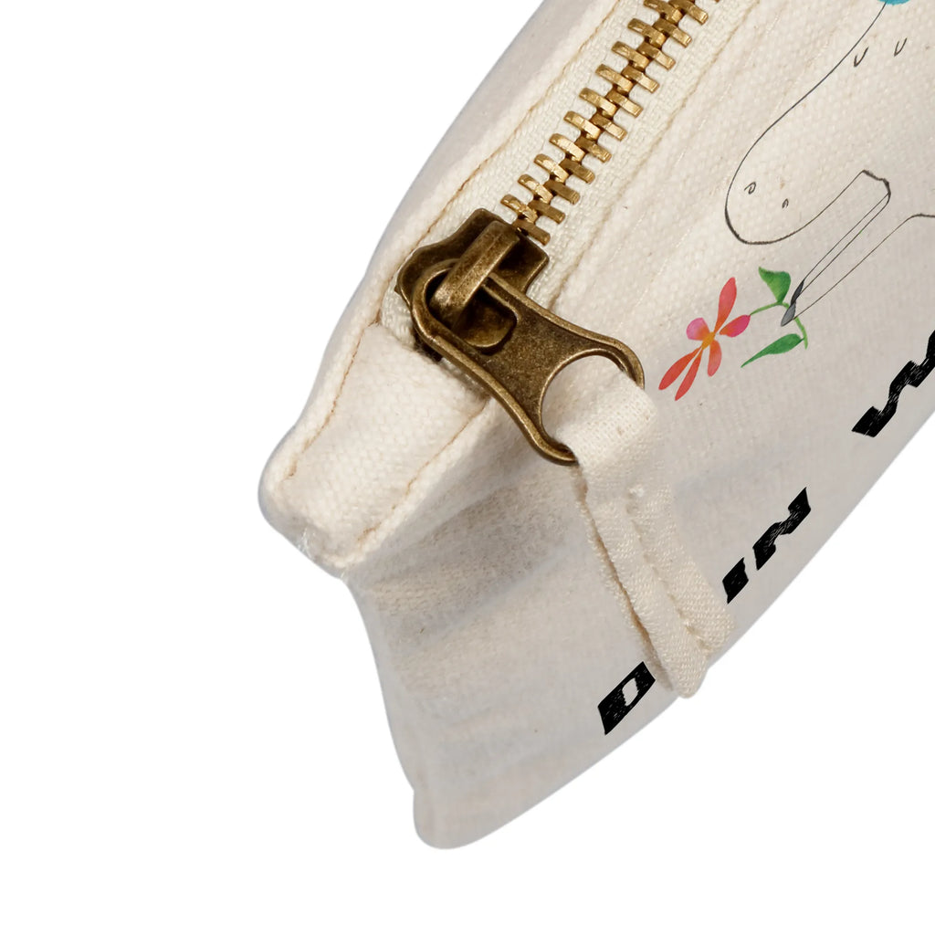 Personalisierte Schminktasche Einhorn Blume Personalisierte Schminktasche, Personalisierte Kosmetiktasche, Personalisierter Kosmetikbeutel, Personalisiertes Stiftemäppchen, Personalisiertes Etui, Personalisierte Federmappe, Personalisierte Makeup Bag, Personalisiertes Schminketui, Personalisiertes Kosmetiketui, Personalisiertes Schlamperetui, Schminktasche mit Namen, Kosmetiktasche mit Namen, Kosmetikbeutel mit Namen, Stiftemäppchen mit Namen, Etui mit Namen, Federmappe mit Namen, Makeup Bg mit Namen, Schminketui mit Namen, Kosmetiketui mit Namen, Schlamperetui mit Namen, Schminktasche personalisieren, Schminktasche bedrucken, Schminktasche selbst gestalten, Einhorn, Einhörner, Einhorn Deko, Pegasus, Unicorn, Liebe, Liebesbeweis, Antrag, Heiratsantrag, Verlobung, Ehepaar, Pärchen, Partner, Freund, Freundin, Ehe, heiraten