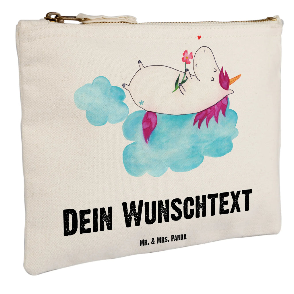 Personalisierte Schminktasche Einhorn verliebt auf Wolke Personalisierte Schminktasche, Personalisierte Kosmetiktasche, Personalisierter Kosmetikbeutel, Personalisiertes Stiftemäppchen, Personalisiertes Etui, Personalisierte Federmappe, Personalisierte Makeup Bag, Personalisiertes Schminketui, Personalisiertes Kosmetiketui, Personalisiertes Schlamperetui, Schminktasche mit Namen, Kosmetiktasche mit Namen, Kosmetikbeutel mit Namen, Stiftemäppchen mit Namen, Etui mit Namen, Federmappe mit Namen, Makeup Bg mit Namen, Schminketui mit Namen, Kosmetiketui mit Namen, Schlamperetui mit Namen, Schminktasche personalisieren, Schminktasche bedrucken, Schminktasche selbst gestalten, Einhorn, Einhörner, Einhorn Deko, Pegasus, Unicorn, verliebt, Liebe, Liebesbeweis, Freundin, Wolke