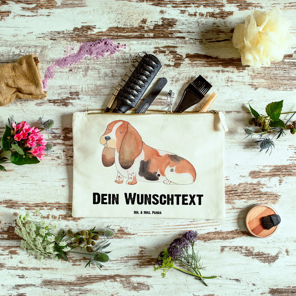 Personalisierte Schminktasche Hund Basset Hound Personalisierte Schminktasche, Personalisierte Kosmetiktasche, Personalisierter Kosmetikbeutel, Personalisiertes Stiftemäppchen, Personalisiertes Etui, Personalisierte Federmappe, Personalisierte Makeup Bag, Personalisiertes Schminketui, Personalisiertes Kosmetiketui, Personalisiertes Schlamperetui, Schminktasche mit Namen, Kosmetiktasche mit Namen, Kosmetikbeutel mit Namen, Stiftemäppchen mit Namen, Etui mit Namen, Federmappe mit Namen, Makeup Bg mit Namen, Schminketui mit Namen, Kosmetiketui mit Namen, Schlamperetui mit Namen, Schminktasche personalisieren, Schminktasche bedrucken, Schminktasche selbst gestalten, Hund, Hundemotiv, Haustier, Hunderasse, Tierliebhaber, Hundebesitzer, Sprüche, Basset Hound, Basset, Hundeliebe, kinderlos