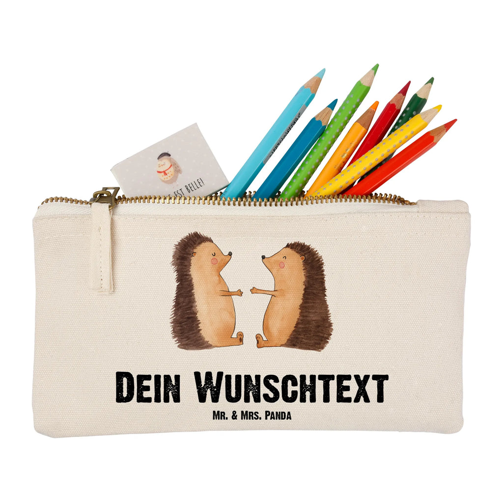 Personalisierte Schminktasche Igel Liebe Personalisierte Schminktasche, Personalisierte Kosmetiktasche, Personalisierter Kosmetikbeutel, Personalisiertes Stiftemäppchen, Personalisiertes Etui, Personalisierte Federmappe, Personalisierte Makeup Bag, Personalisiertes Schminketui, Personalisiertes Kosmetiketui, Personalisiertes Schlamperetui, Schminktasche mit Namen, Kosmetiktasche mit Namen, Kosmetikbeutel mit Namen, Stiftemäppchen mit Namen, Etui mit Namen, Federmappe mit Namen, Makeup Bg mit Namen, Schminketui mit Namen, Kosmetiketui mit Namen, Schlamperetui mit Namen, Schminktasche personalisieren, Schminktasche bedrucken, Schminktasche selbst gestalten, Liebe, Partner, Freund, Freundin, Ehemann, Ehefrau, Heiraten, Verlobung, Heiratsantrag, Liebesgeschenk, Jahrestag, Hocheitstag, Verliebt, Verlobt, Verheiratet, Geschenk, Liebesbeweis, Hochzeitstag, Hochzeit, Igel