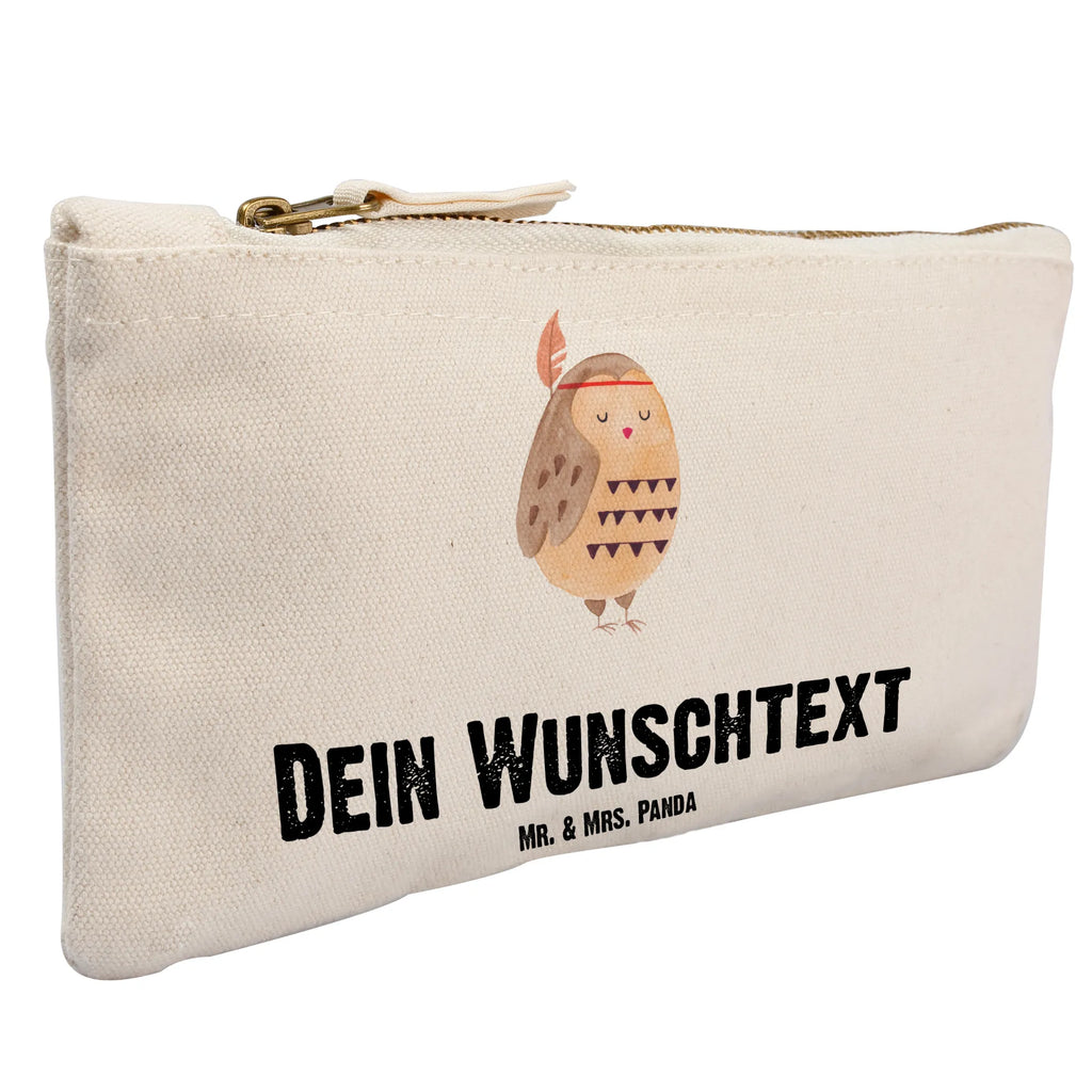 Personalisierte Schminktasche Eule Federschmuck Personalisierte Schminktasche, Personalisierte Kosmetiktasche, Personalisierter Kosmetikbeutel, Personalisiertes Stiftemäppchen, Personalisiertes Etui, Personalisierte Federmappe, Personalisierte Makeup Bag, Personalisiertes Schminketui, Personalisiertes Kosmetiketui, Personalisiertes Schlamperetui, Schminktasche mit Namen, Kosmetiktasche mit Namen, Kosmetikbeutel mit Namen, Stiftemäppchen mit Namen, Etui mit Namen, Federmappe mit Namen, Makeup Bg mit Namen, Schminketui mit Namen, Kosmetiketui mit Namen, Schlamperetui mit Namen, Schminktasche personalisieren, Schminktasche bedrucken, Schminktasche selbst gestalten, Eule, Eule Deko, Owl, Das Leben ist ein Abenteuer, Reisespruch, Federschmuck, Dekoration