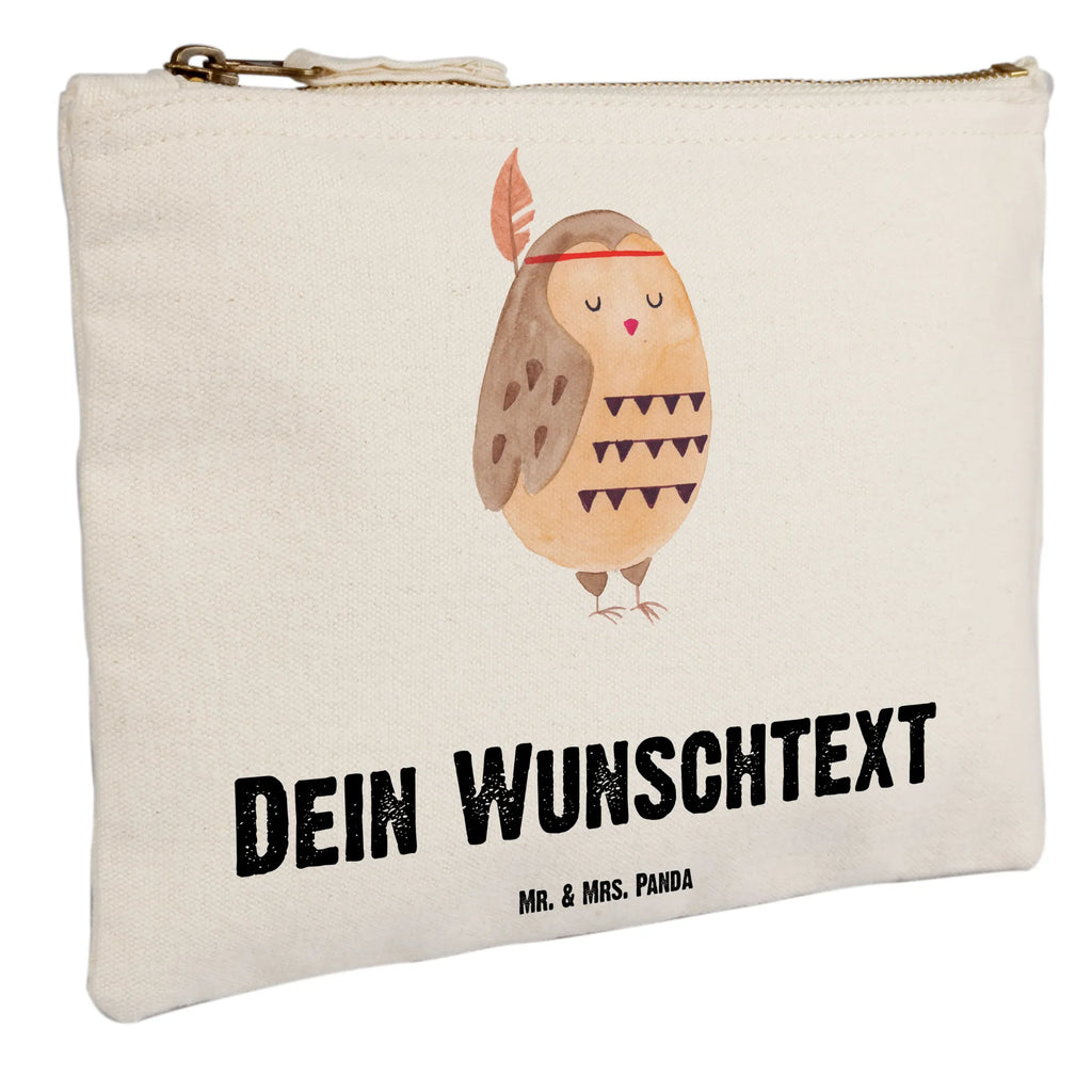 Personalisierte Schminktasche Eule Federschmuck Personalisierte Schminktasche, Personalisierte Kosmetiktasche, Personalisierter Kosmetikbeutel, Personalisiertes Stiftemäppchen, Personalisiertes Etui, Personalisierte Federmappe, Personalisierte Makeup Bag, Personalisiertes Schminketui, Personalisiertes Kosmetiketui, Personalisiertes Schlamperetui, Schminktasche mit Namen, Kosmetiktasche mit Namen, Kosmetikbeutel mit Namen, Stiftemäppchen mit Namen, Etui mit Namen, Federmappe mit Namen, Makeup Bg mit Namen, Schminketui mit Namen, Kosmetiketui mit Namen, Schlamperetui mit Namen, Schminktasche personalisieren, Schminktasche bedrucken, Schminktasche selbst gestalten, Eule, Eule Deko, Owl, Das Leben ist ein Abenteuer, Reisespruch, Federschmuck, Dekoration