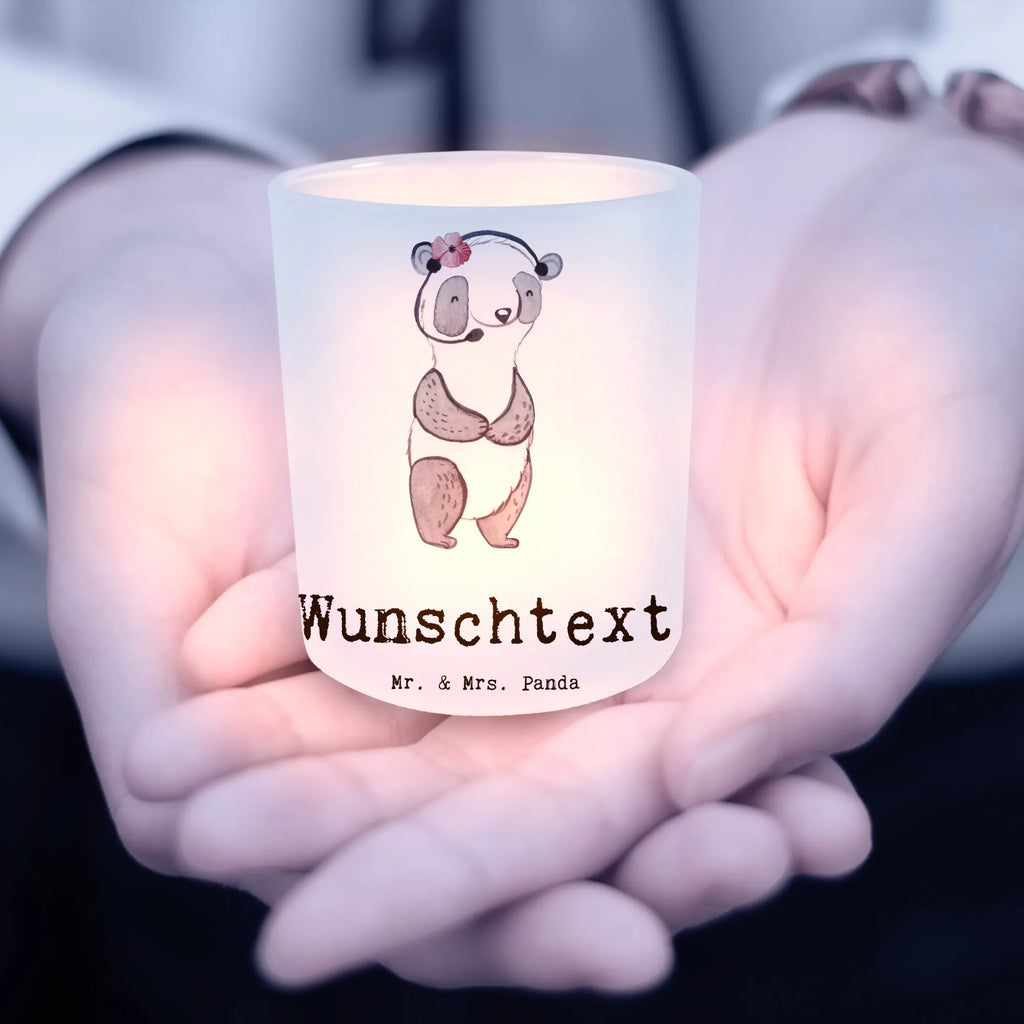 Personalisiertes Windlicht Panda Beste Arbeitskollegin der Welt Personalisiertes Windlicht, Personalisiertes Windlicht Glas, Personalisiertes Teelichtglas, Personalisierter Teelichthalter, Personalisiertes Kerzenglas, Personalisierte Kerze, Personalisiertes Teelicht, Windlicht mit Namen, Windlicht Glas mit Namen, Teelichtglas mit Namen, Teelichthalter mit Namen, Teelichter mit Namen, Kerzenglas mit Namen, Kerze mit Namen, Teelicht mit Namen, Namenspersonalisierung, Name, selbst gestalten, Wunschtext, Bedrucken, für, Dankeschön, Geschenk, Schenken, Geburtstag, Geburtstagsgeschenk, Geschenkidee, Danke, Bedanken, Mitbringsel, Freude machen, Geschenktipp, Arbeitskollegin, Kollegin, Freundin, Büro, Abschiedsgeschenk, Ruhestand, Arbeit, Mitarbeiterin, Berufsgenossin, Beruf