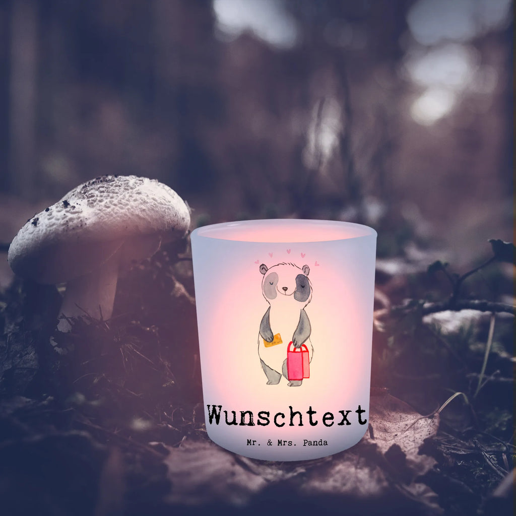 Personalisiertes Windlicht Panda Bester Shoppingpartner der Welt Personalisiertes Windlicht, Personalisiertes Windlicht Glas, Personalisiertes Teelichtglas, Personalisierter Teelichthalter, Personalisiertes Kerzenglas, Personalisierte Kerze, Personalisiertes Teelicht, Windlicht mit Namen, Windlicht Glas mit Namen, Teelichtglas mit Namen, Teelichthalter mit Namen, Teelichter mit Namen, Kerzenglas mit Namen, Kerze mit Namen, Teelicht mit Namen, Namenspersonalisierung, Name, selbst gestalten, Wunschtext, Bedrucken, für, Dankeschön, Geschenk, Schenken, Geburtstag, Geburtstagsgeschenk, Geschenkidee, Danke, Bedanken, Mitbringsel, Freude machen, Geschenktipp, Shoppingpartner, Shoppen, Begleitung, Partner, Freundin, Freund, bff, Shopping, Einkaufen, Shopping-Queen, Queen, Bester