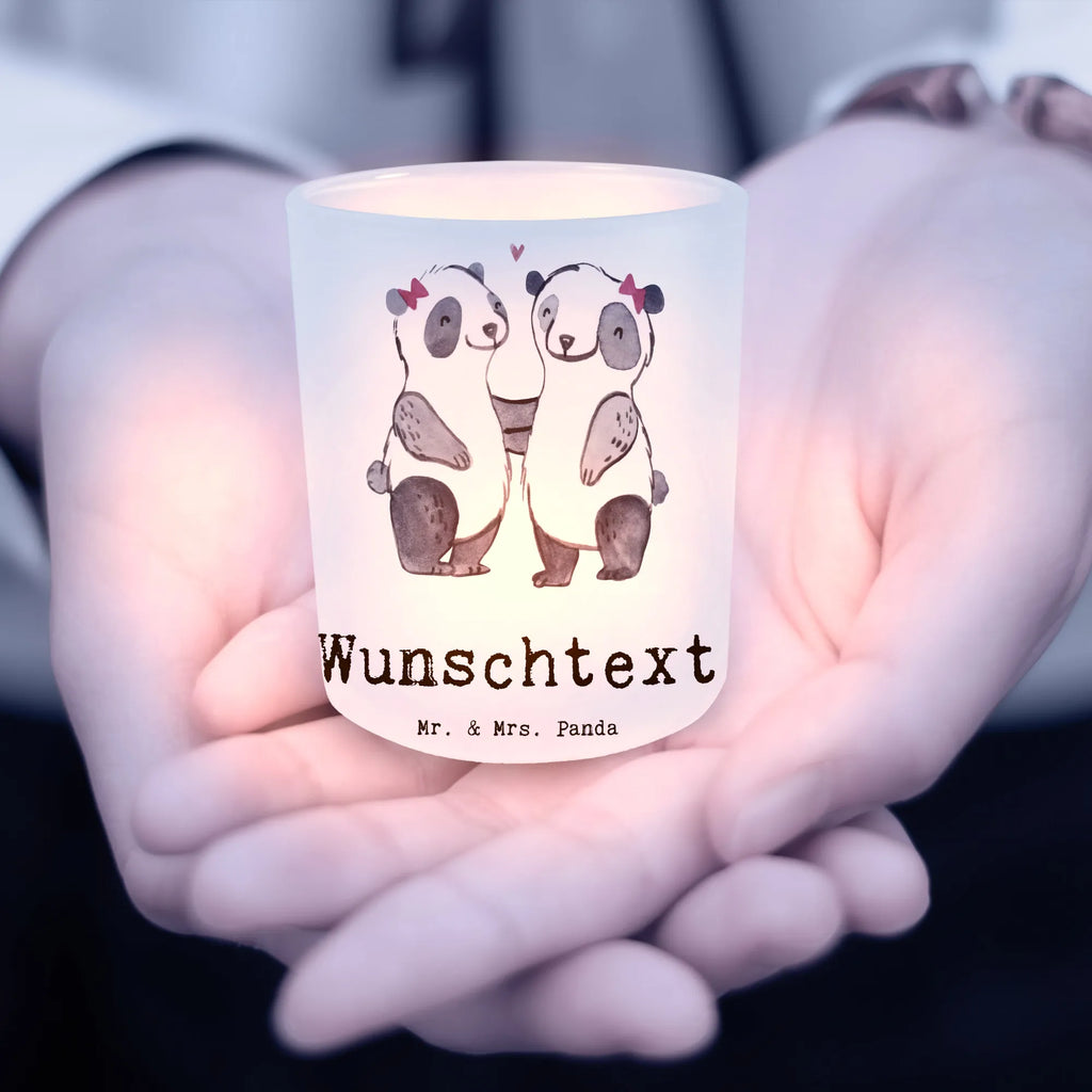 Personalisiertes Windlicht Panda Beste Halbtante der Welt Personalisiertes Windlicht, Personalisiertes Windlicht Glas, Personalisiertes Teelichtglas, Personalisierter Teelichthalter, Personalisiertes Kerzenglas, Personalisierte Kerze, Personalisiertes Teelicht, Windlicht mit Namen, Windlicht Glas mit Namen, Teelichtglas mit Namen, Teelichthalter mit Namen, Teelichter mit Namen, Kerzenglas mit Namen, Kerze mit Namen, Teelicht mit Namen, Namenspersonalisierung, Name, selbst gestalten, Wunschtext, Bedrucken, für, Dankeschön, Geschenk, Schenken, Geburtstag, Geburtstagsgeschenk, Geschenkidee, Danke, Bedanken, Mitbringsel, Freude machen, Geschenktipp, Halbtante, Tante, beste Tante, Stieftante, Stief, Stiefgeschwister, Familie, Kleinigkeit