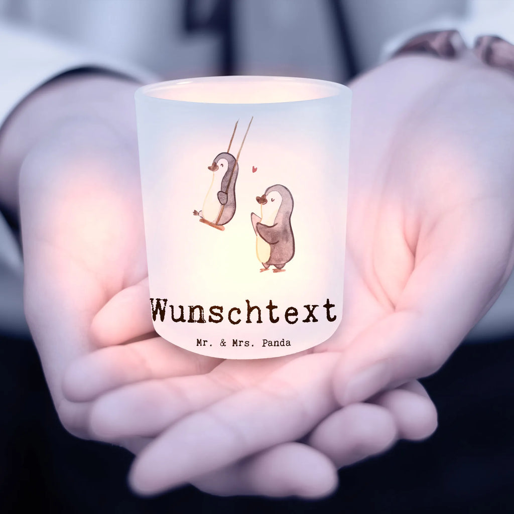 Personalisiertes Windlicht Pinguin Beste Omi der Welt Personalisiertes Windlicht, Personalisiertes Windlicht Glas, Personalisiertes Teelichtglas, Personalisierter Teelichthalter, Personalisiertes Kerzenglas, Personalisierte Kerze, Personalisiertes Teelicht, Windlicht mit Namen, Windlicht Glas mit Namen, Teelichtglas mit Namen, Teelichthalter mit Namen, Teelichter mit Namen, Kerzenglas mit Namen, Kerze mit Namen, Teelicht mit Namen, Namenspersonalisierung, Name, selbst gestalten, Wunschtext, Bedrucken, für, Dankeschön, Geschenk, Schenken, Geburtstag, Geburtstagsgeschenk, Geschenkidee, Danke, Bedanken, Mitbringsel, Freude machen, Geschenktipp, Großmutter, Oma, Omi, Großpapa, Großmama, Enkel, Enkelin, Enkelkind, Kleinigkeit, Ommi, Omma, Bester