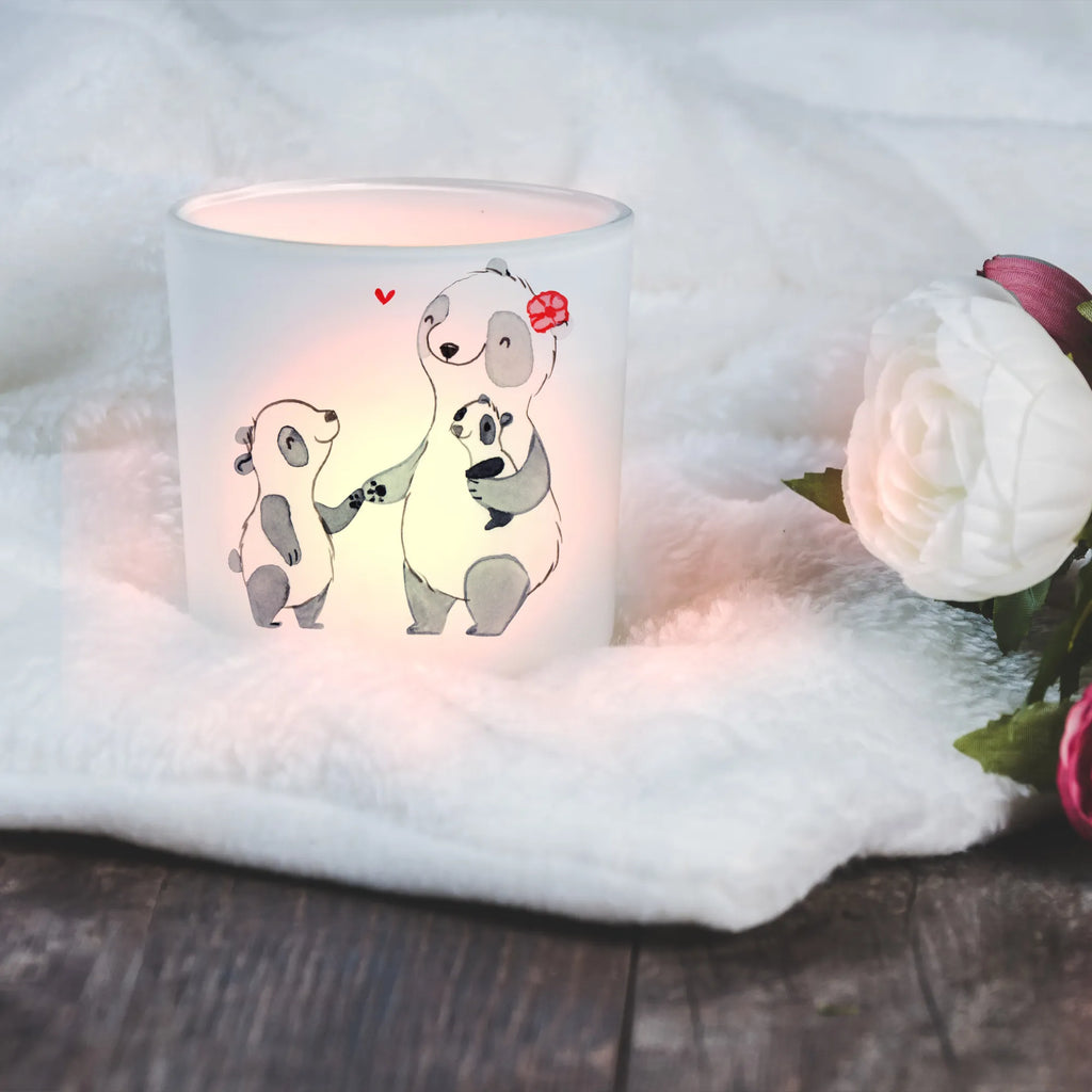 Personalisiertes Windlicht Panda Beste Mom der Welt Personalisiertes Windlicht, Personalisiertes Windlicht Glas, Personalisiertes Teelichtglas, Personalisierter Teelichthalter, Personalisiertes Kerzenglas, Personalisierte Kerze, Personalisiertes Teelicht, Windlicht mit Namen, Windlicht Glas mit Namen, Teelichtglas mit Namen, Teelichthalter mit Namen, Teelichter mit Namen, Kerzenglas mit Namen, Kerze mit Namen, Teelicht mit Namen, Namenspersonalisierung, Name, selbst gestalten, Wunschtext, Bedrucken, für, Dankeschön, Geschenk, Schenken, Geburtstag, Geburtstagsgeschenk, Geschenkidee, Danke, Bedanken, Mitbringsel, Freude machen, Geschenktipp, Mom, Mommy, Mama, Mami, Mutter, Muttertag, Mutti, Ma, Tochter, Sohn, Beste Mama, Beste, Supermama