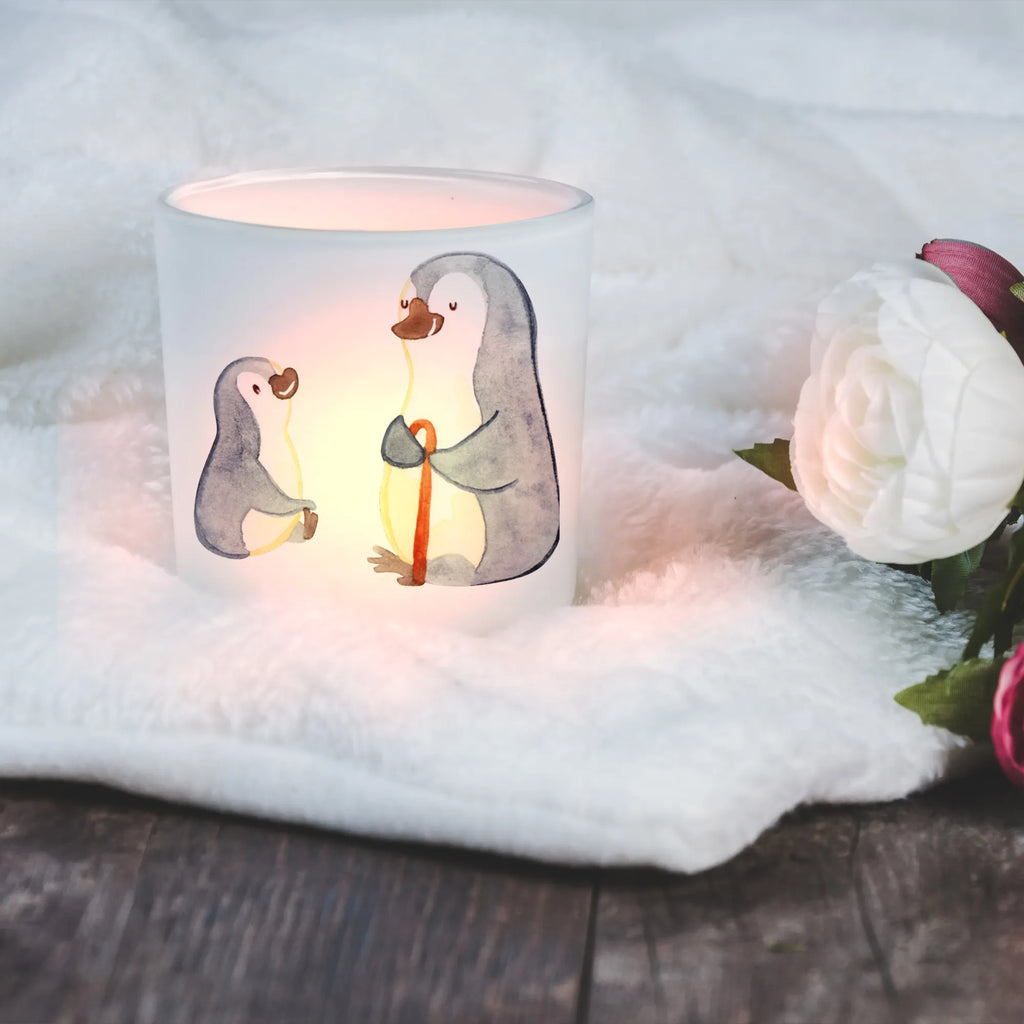 Personalisiertes Windlicht Pinguin Bester Großvater der Welt Personalisiertes Windlicht, Personalisiertes Windlicht Glas, Personalisiertes Teelichtglas, Personalisierter Teelichthalter, Personalisiertes Kerzenglas, Personalisierte Kerze, Personalisiertes Teelicht, Windlicht mit Namen, Windlicht Glas mit Namen, Teelichtglas mit Namen, Teelichthalter mit Namen, Teelichter mit Namen, Kerzenglas mit Namen, Kerze mit Namen, Teelicht mit Namen, Namenspersonalisierung, Name, selbst gestalten, Wunschtext, Bedrucken, für, Dankeschön, Geschenk, Schenken, Geburtstag, Geburtstagsgeschenk, Geschenkidee, Danke, Bedanken, Mitbringsel, Freude machen, Geschenktipp, Großvater, Grossvater, Opa, Opi. Großpapa, Großeltern, Enkel, Enkelin, Enkelkind, Kleinigkeit, Oppa, Oppi, Bester