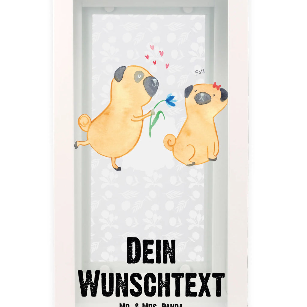 Personalisierte Deko Laterne Mops verliebt Gartenlampe, Gartenleuchte, Gartendekoration, Gartenlicht, Laterne kleine Laternen, XXL Laternen, Laterne groß, Hund, Hundemotiv, Haustier, Hunderasse, Tierliebhaber, Hundebesitzer, Sprüche, Mops, Möpse, Hundeliebe, verliebt, Liebe, Liebesspruch. Verlobt, Geschenk Freund, Partner