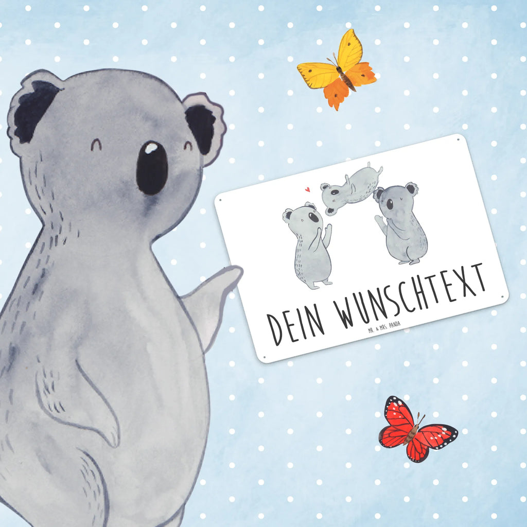 Personalisiertes Blechschild Koalas Feiern Blechschild, Metallschild, Geschenk Schild, Schild, Magnet-Metall-Schild, Deko Schild, Wandschild, Wand-Dekoration, Türschild, Geburtstag, Geburtstagsgeschenk, Geschenk, Koala, Familie, Kind, Eltern, Herz, Liebe