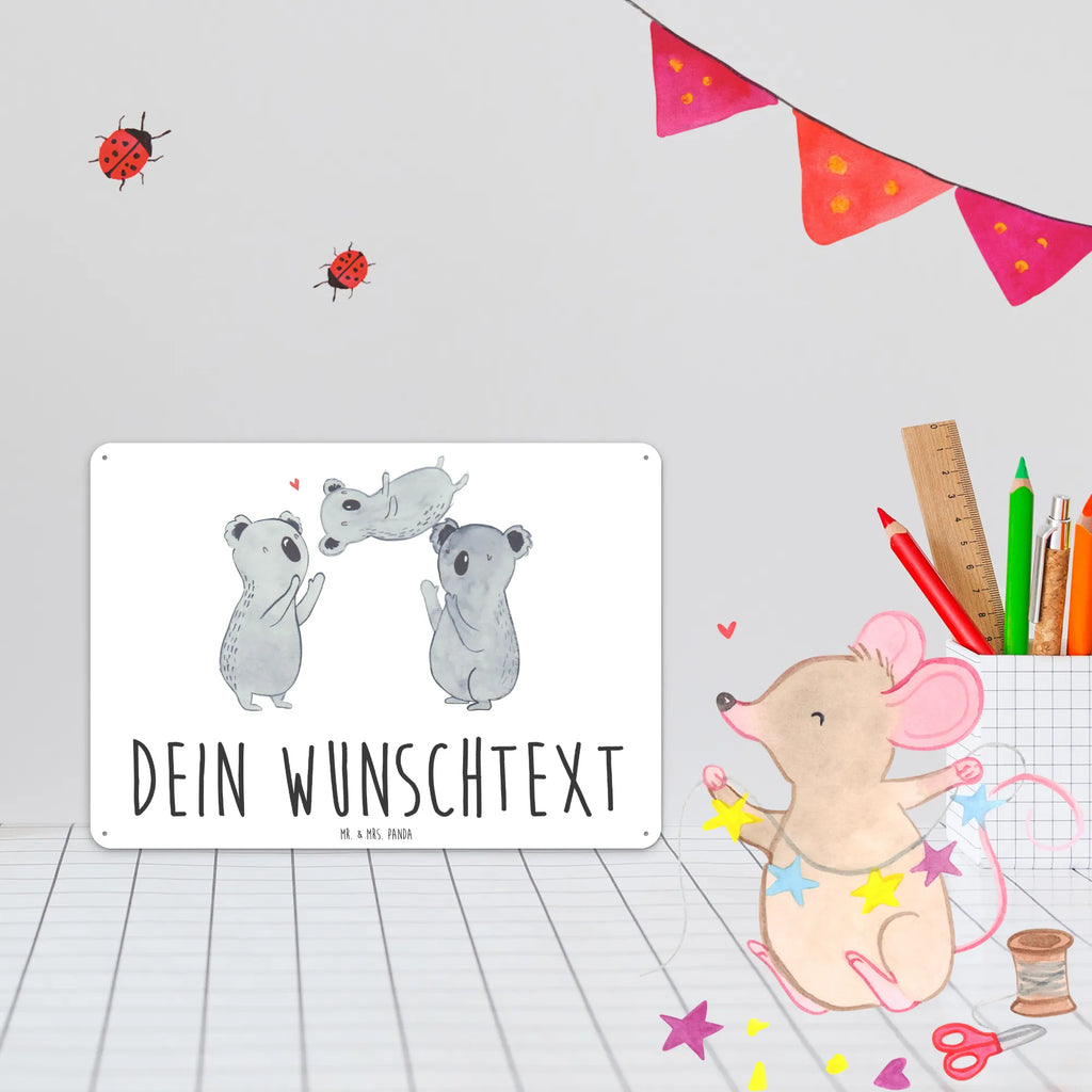 Personalisiertes Blechschild Koalas Feiern Blechschild, Metallschild, Geschenk Schild, Schild, Magnet-Metall-Schild, Deko Schild, Wandschild, Wand-Dekoration, Türschild, Geburtstag, Geburtstagsgeschenk, Geschenk, Koala, Familie, Kind, Eltern, Herz, Liebe