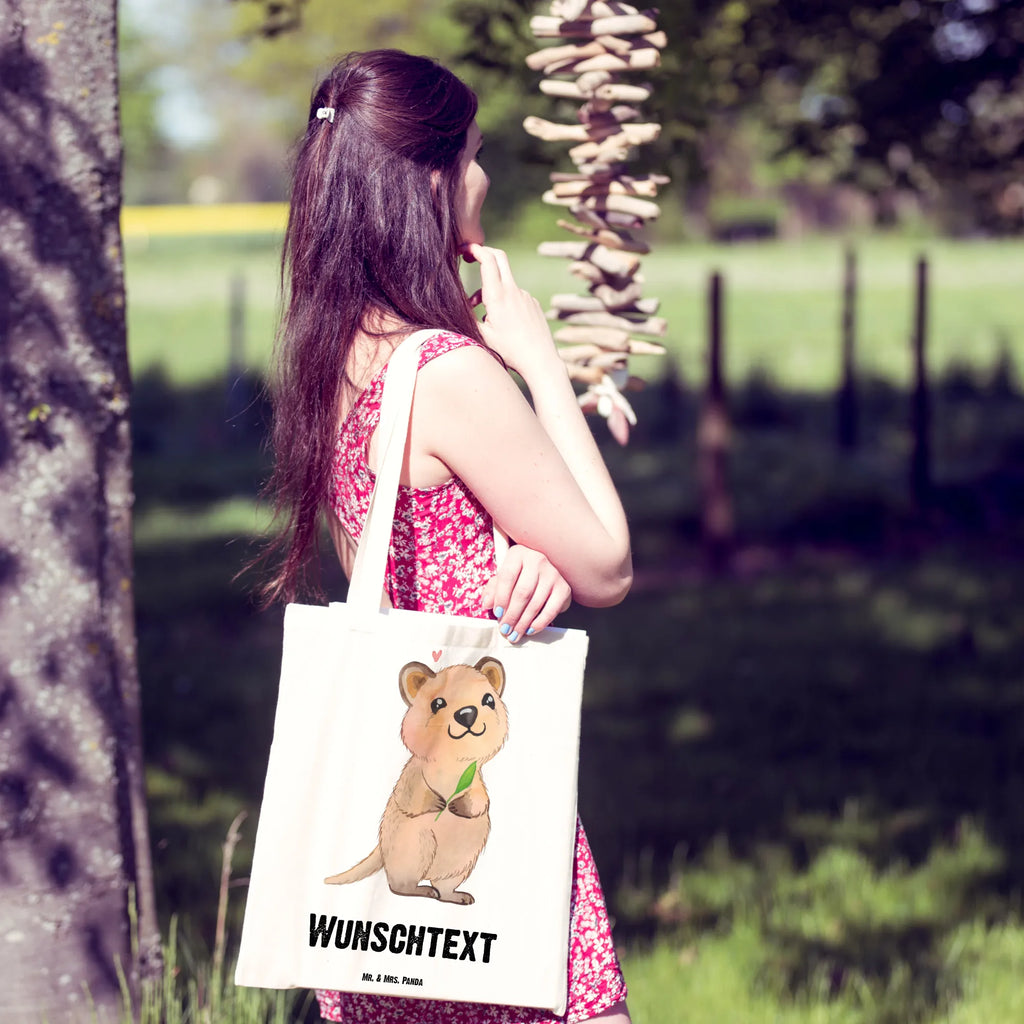 Personalisierte Tragetasche Quokka Happy Personalisierte Beuteltasche, Personalisierter Beutel, Personalisierte Einkaufstasche, Personalisierter Jutebeutel, Personalisierter Stoffbeutel, Tragetasche mit Namen, Einkaufstasche mit Namen, Stoffbeutel mit Namen, Personalisierte Tasche, Personalisierte Jutetasche, Personalisierte Kindergartentasche, Tiermotive, Gute Laune, lustige Sprüche, Tiere, Quokka, Verschieben, Aufschieberitis, Lustiger Spruch, Niedliches Tier, Dinge erledigen