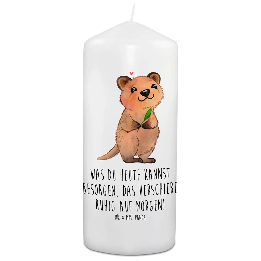 Kerze Quokka Happy Kerze, Taufkerze, Kommunionskerze, Geburtstagskerze, Geschenk Kerze, Taufgeschenk Kerze, Kerze mit Druck, Besondere Kerze, Geschenkidee Kerze, Kerze für Kommunion, Geburtstag Kerze, Kommunion Kerze, Tiermotive, Gute Laune, lustige Sprüche, Tiere, Quokka, Verschieben, Aufschieberitis, Lustiger Spruch, Niedliches Tier, Dinge erledigen