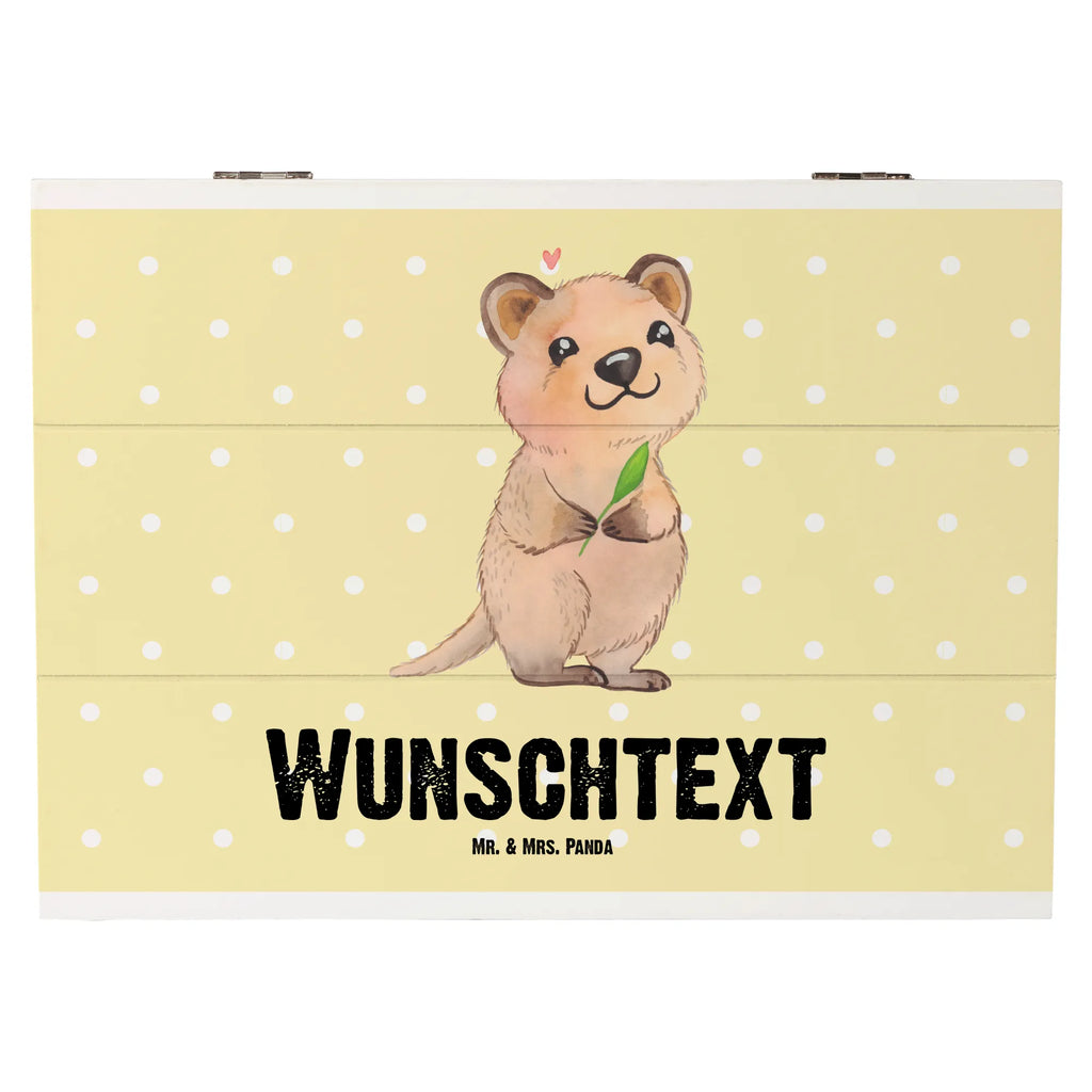 Personalisierte Holzkiste Quokka Happy Holzkiste mit Namen, Kiste mit Namen, Schatzkiste mit Namen, Truhe mit Namen, Schatulle mit Namen, Erinnerungsbox mit Namen, Erinnerungskiste, mit Namen, Dekokiste mit Namen, Aufbewahrungsbox mit Namen, Holzkiste Personalisiert, Kiste Personalisiert, Schatzkiste Personalisiert, Truhe Personalisiert, Schatulle Personalisiert, Erinnerungsbox Personalisiert, Erinnerungskiste Personalisiert, Dekokiste Personalisiert, Aufbewahrungsbox Personalisiert, Geschenkbox personalisiert, GEschenkdose personalisiert, Tiermotive, Gute Laune, lustige Sprüche, Tiere, Quokka, Verschieben, Aufschieberitis, Lustiger Spruch, Niedliches Tier, Dinge erledigen