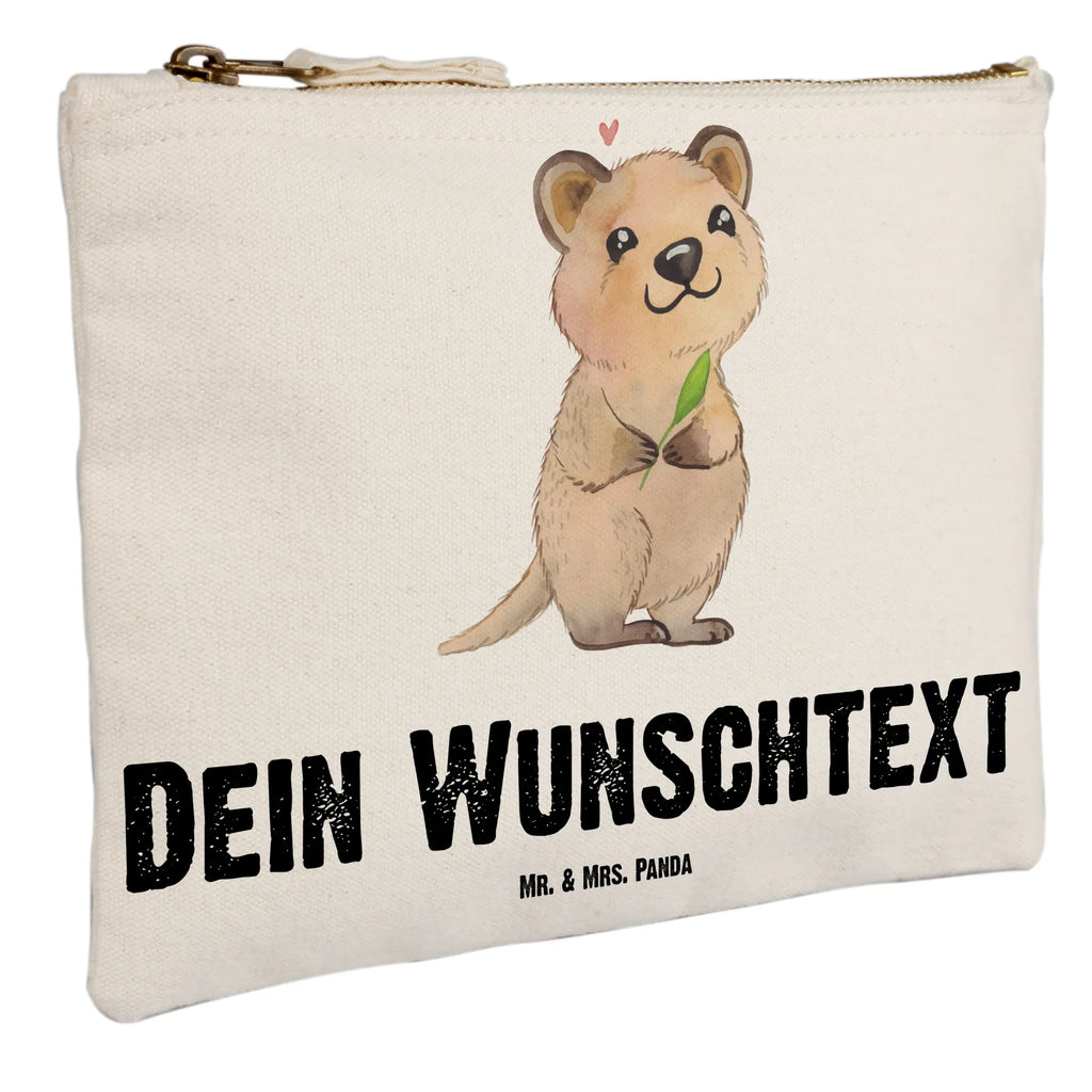 Personalisierte Schminktasche Quokka Happy Personalisierte Schminktasche, Personalisierte Kosmetiktasche, Personalisierter Kosmetikbeutel, Personalisiertes Stiftemäppchen, Personalisiertes Etui, Personalisierte Federmappe, Personalisierte Makeup Bag, Personalisiertes Schminketui, Personalisiertes Kosmetiketui, Personalisiertes Schlamperetui, Schminktasche mit Namen, Kosmetiktasche mit Namen, Kosmetikbeutel mit Namen, Stiftemäppchen mit Namen, Etui mit Namen, Federmappe mit Namen, Makeup Bg mit Namen, Schminketui mit Namen, Kosmetiketui mit Namen, Schlamperetui mit Namen, Schminktasche personalisieren, Schminktasche bedrucken, Schminktasche selbst gestalten, Tiermotive, Gute Laune, lustige Sprüche, Tiere, Quokka, Verschieben, Aufschieberitis, Lustiger Spruch, Niedliches Tier, Dinge erledigen